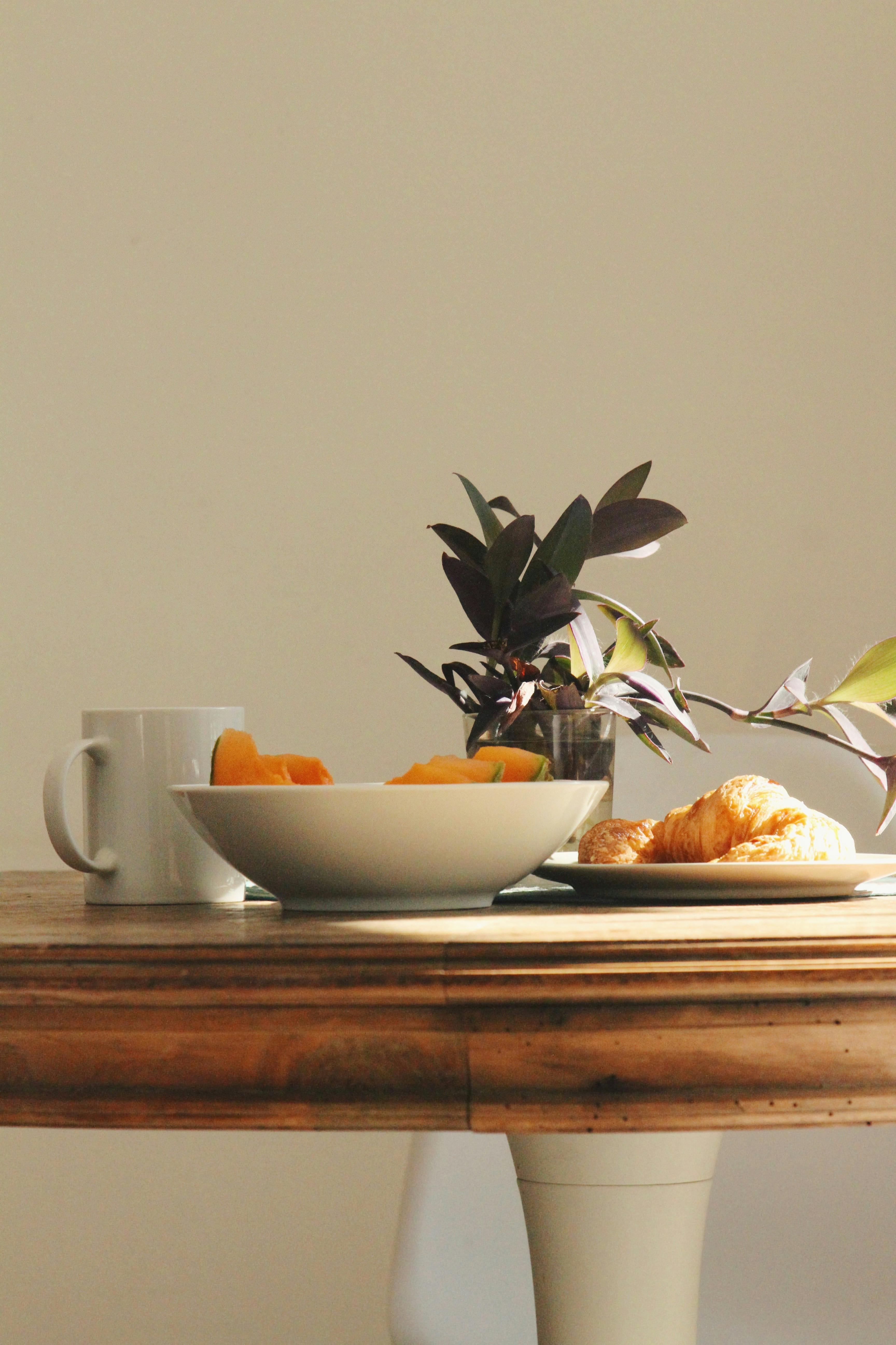 round white ceramic bowl