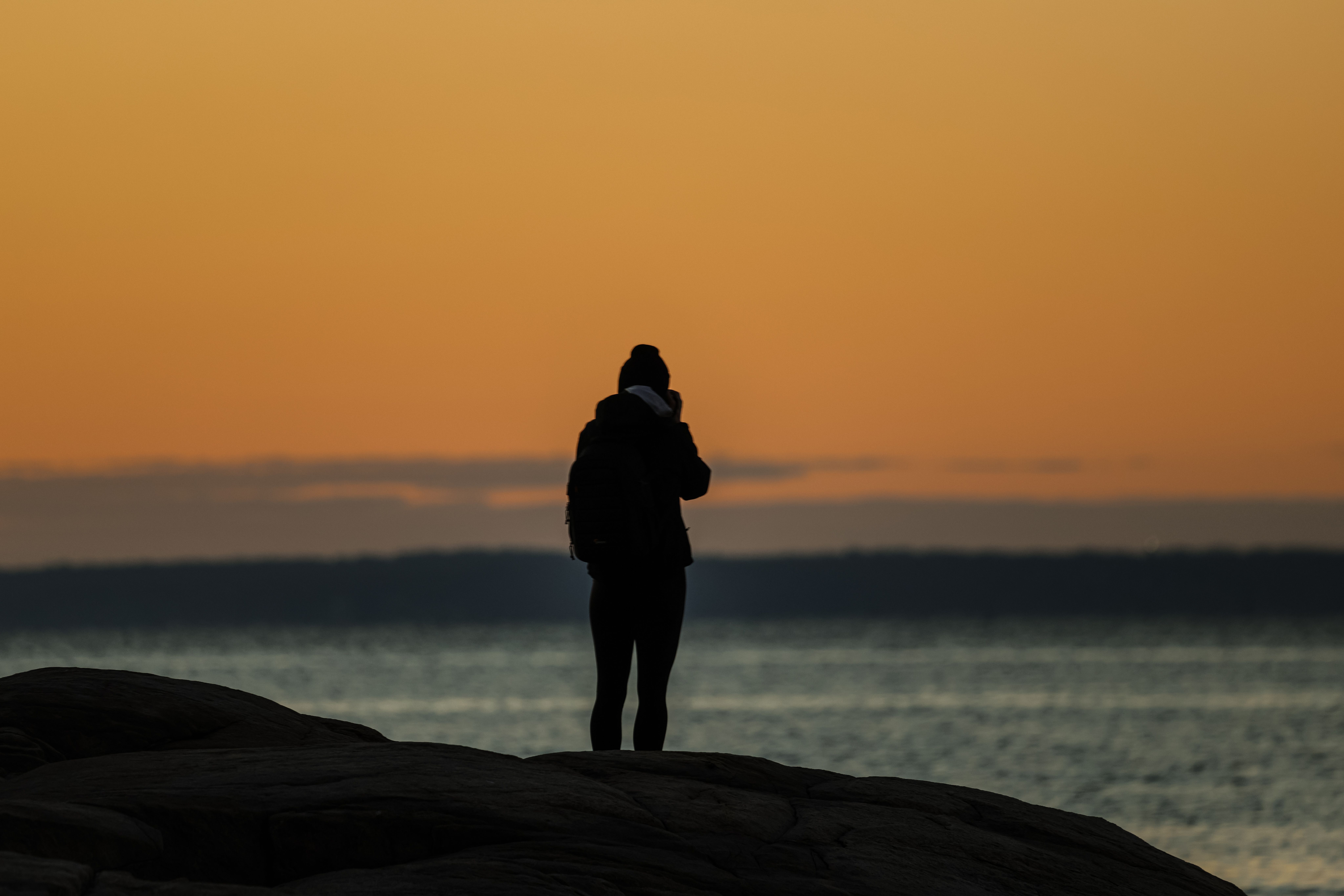 Bysilhuet ved solnedgang