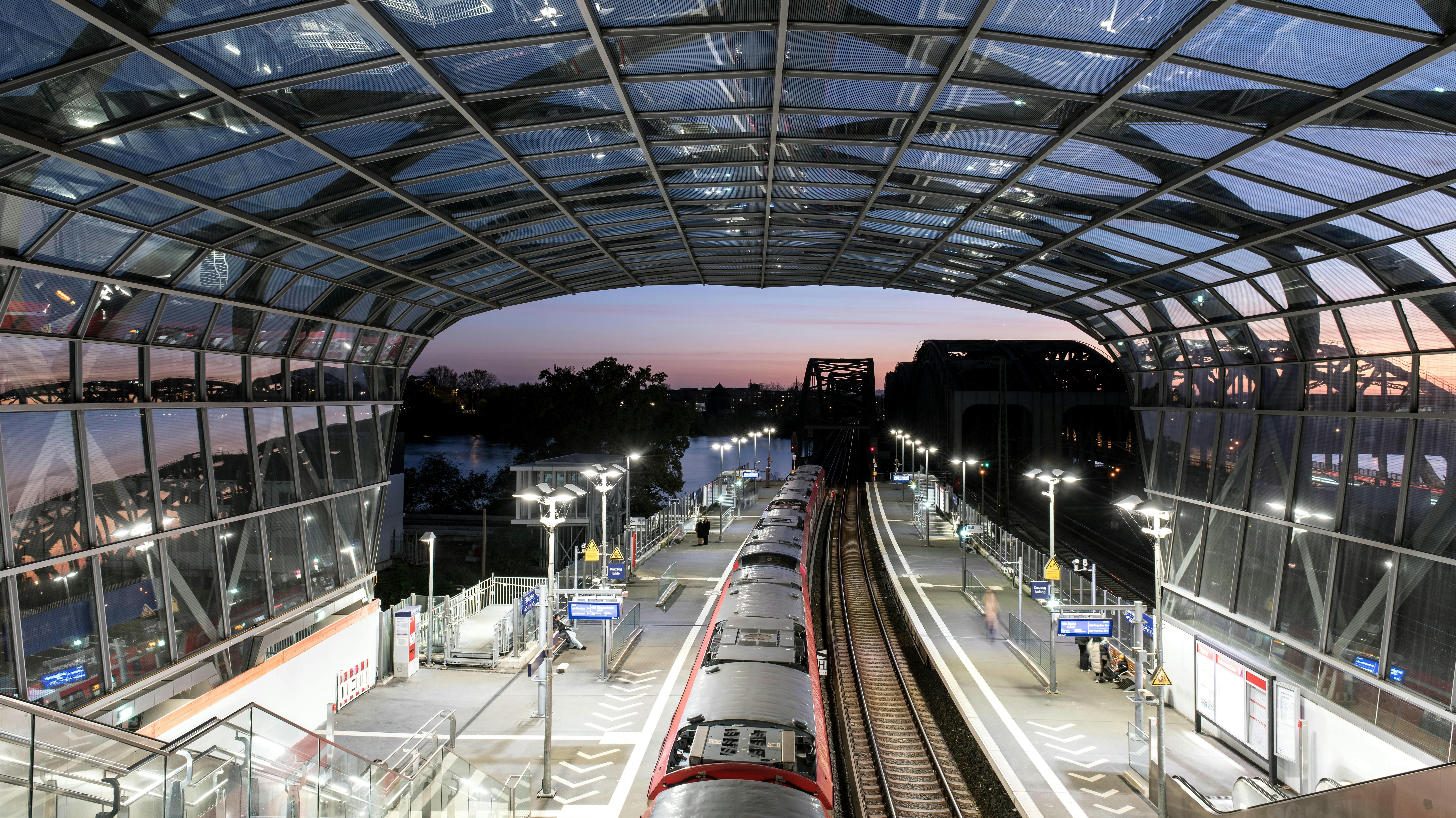 fitment architecture MMY platform — Photo by Wolfgang Weiser on Pexels