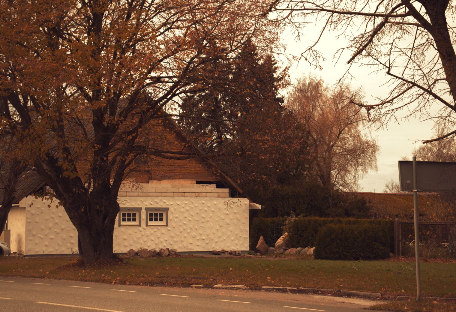 House Painting in Wallington — clean edges cut in around trim and sockets