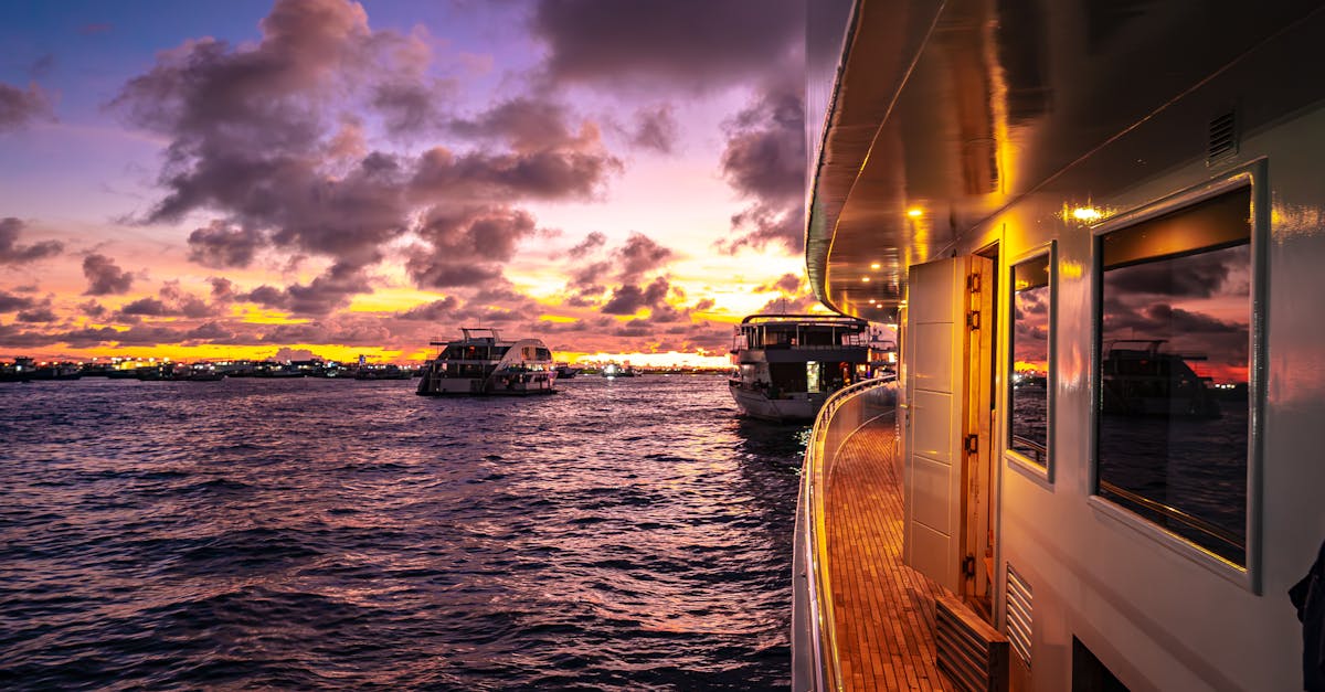 國際:高雄亞果遊艇展熱鬧登場,卻隱藏台南安平碼頭獲五金錨認證