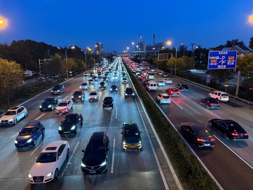 Pedestrian Hit on Highway 417 Near Vanier Parkway in Ottawa