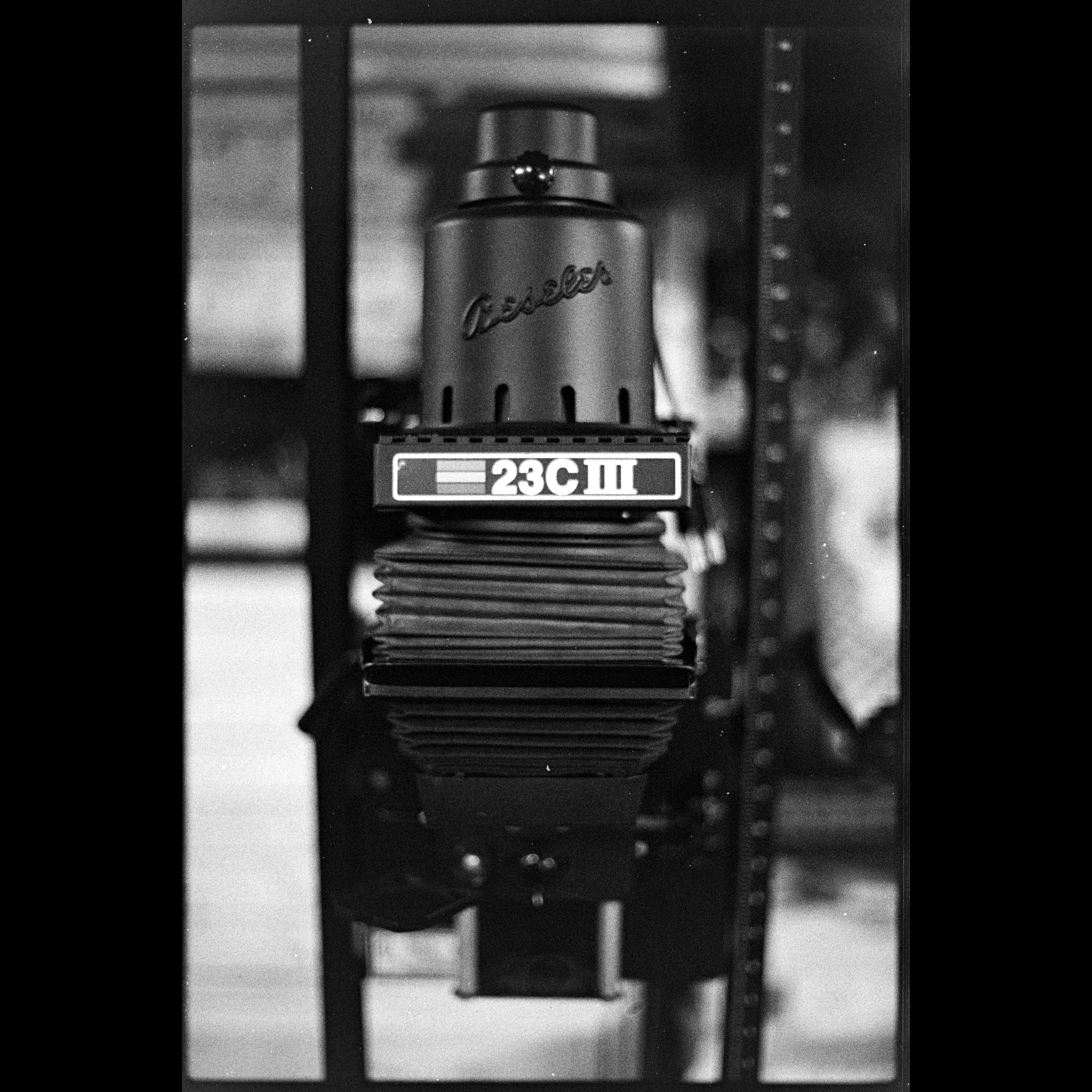 A vintage darkroom enlarger in black and white — Anh Ha on Pexels