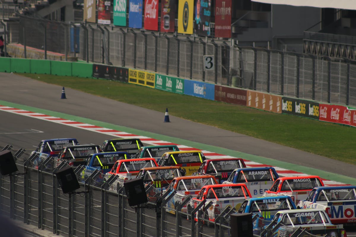 Corey LaJoie 驾 RAM 自由球员卡车征战达灵顿:NASCAR 2026 战术革命全解析 Corey LaJoie 驾 RAM 自由球员卡车征战达灵顿:NASCAR 2026 战术革命全解析