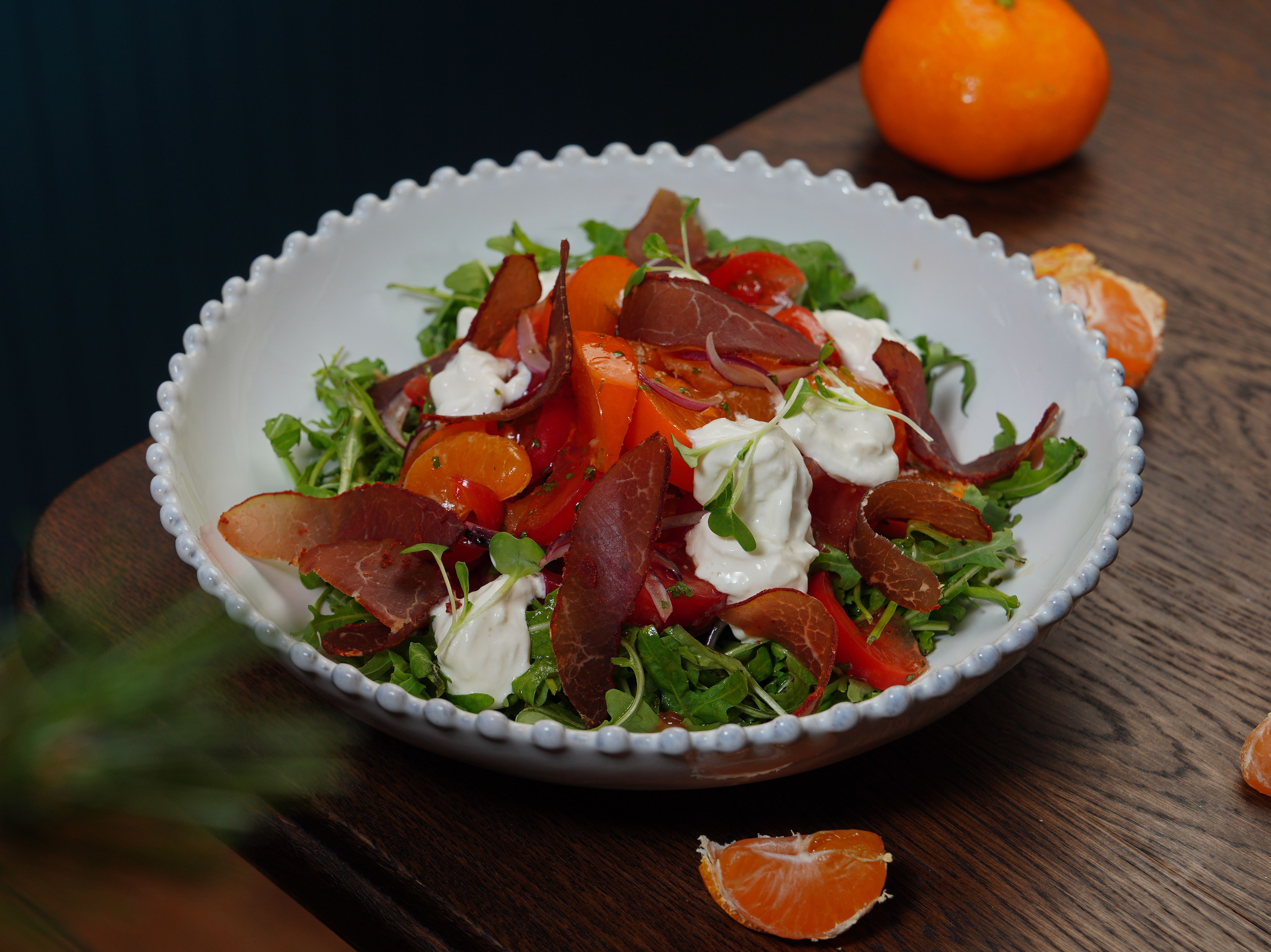 Magret de canard séché, roquette et copeaux de parmesan