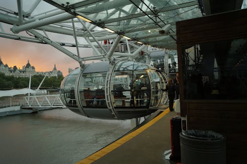 Menschen Im Riesenrad