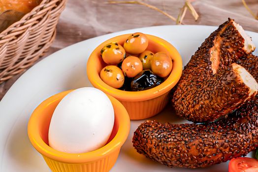 Turkish Simit &amp; Cheese Plate | Healthy Recipes with Nutrition Facts - Nutrola