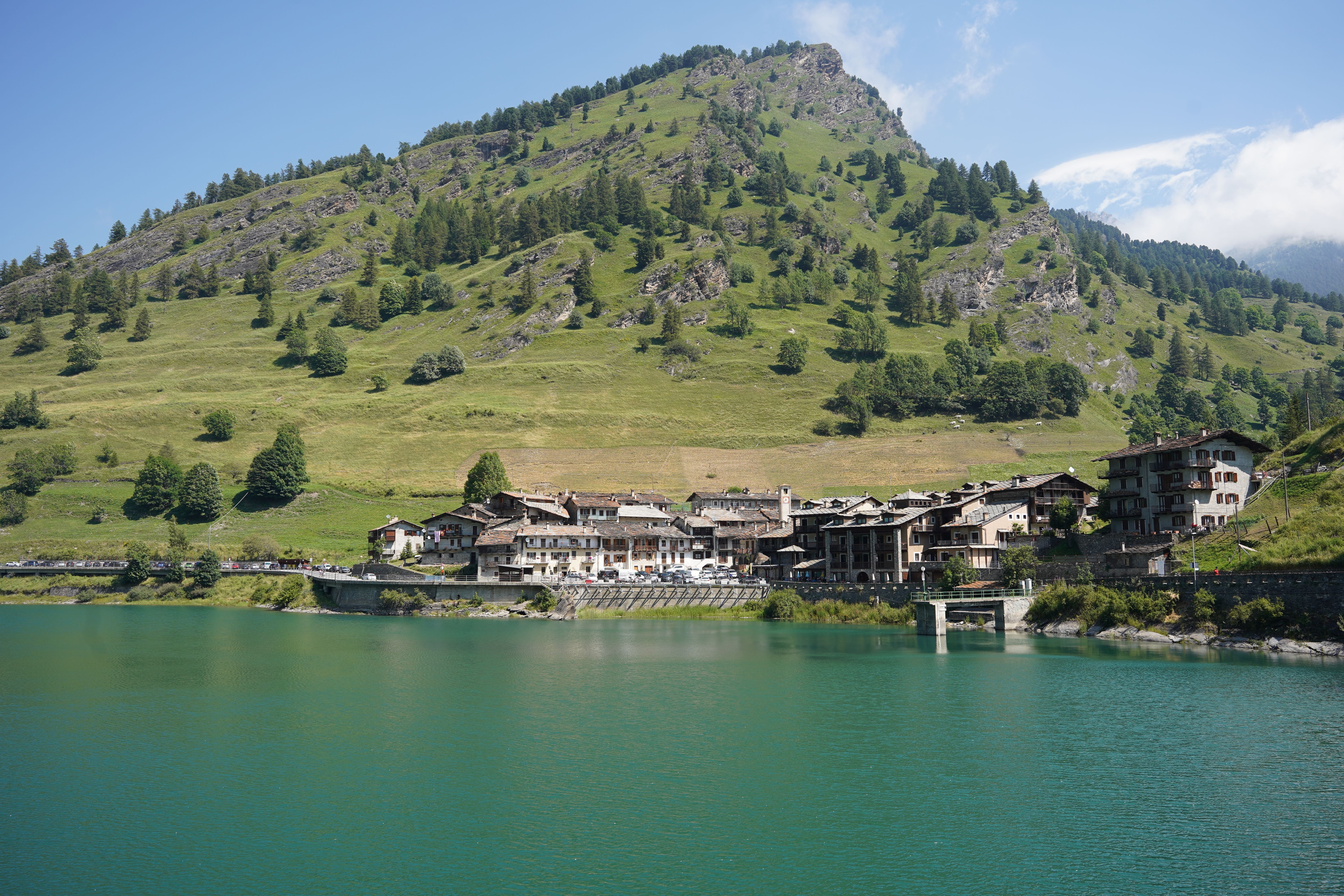 Scenic View of Lake and Village in Castello, Italy · Free Stock Photo