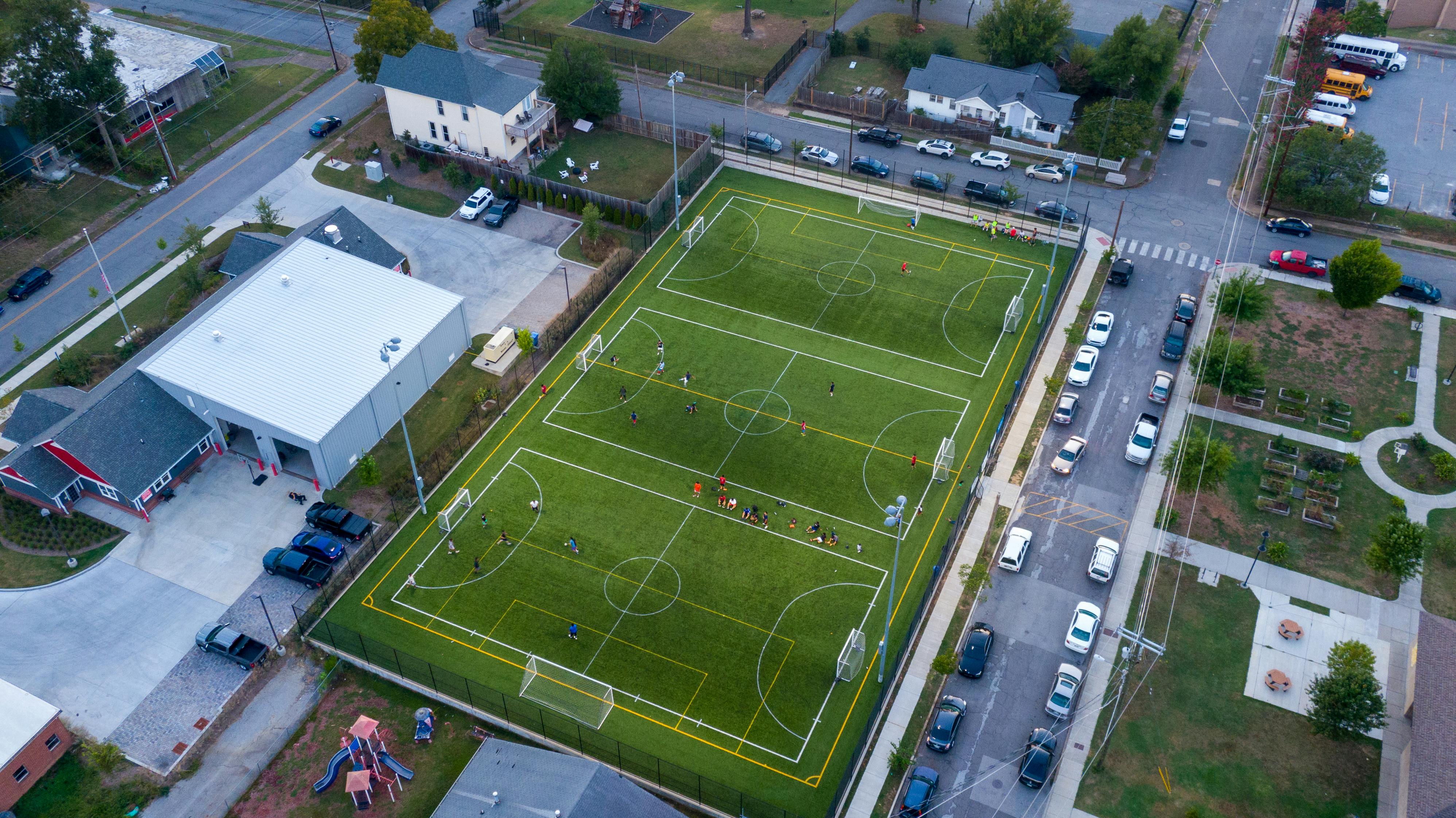 Foto de stock gratuita sobre campo, campo de deportes, campo de fútbol