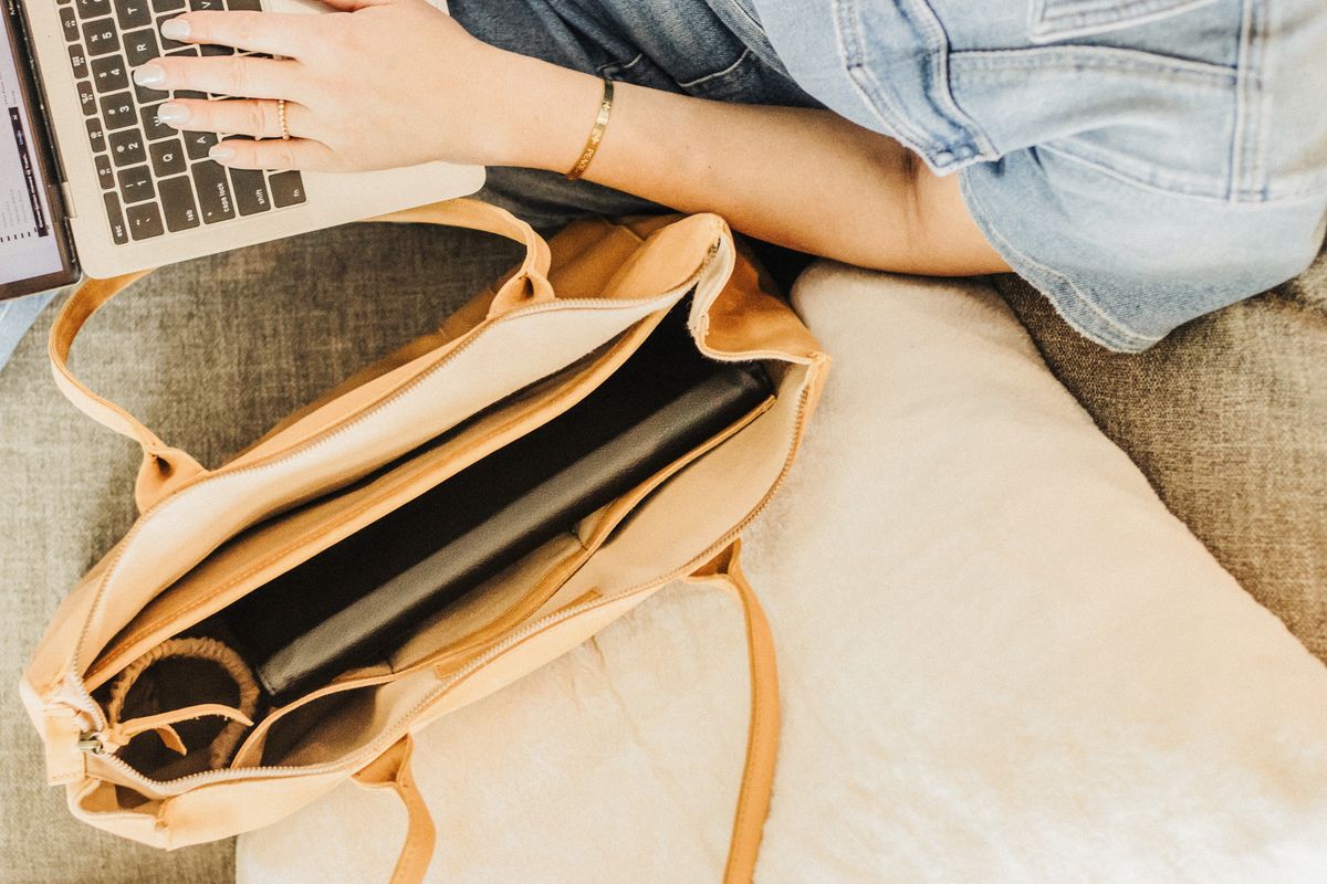 Work Tote Laptop Size Checker: Will Your 13, 14, 15 or 16-Inch Laptop Fit?