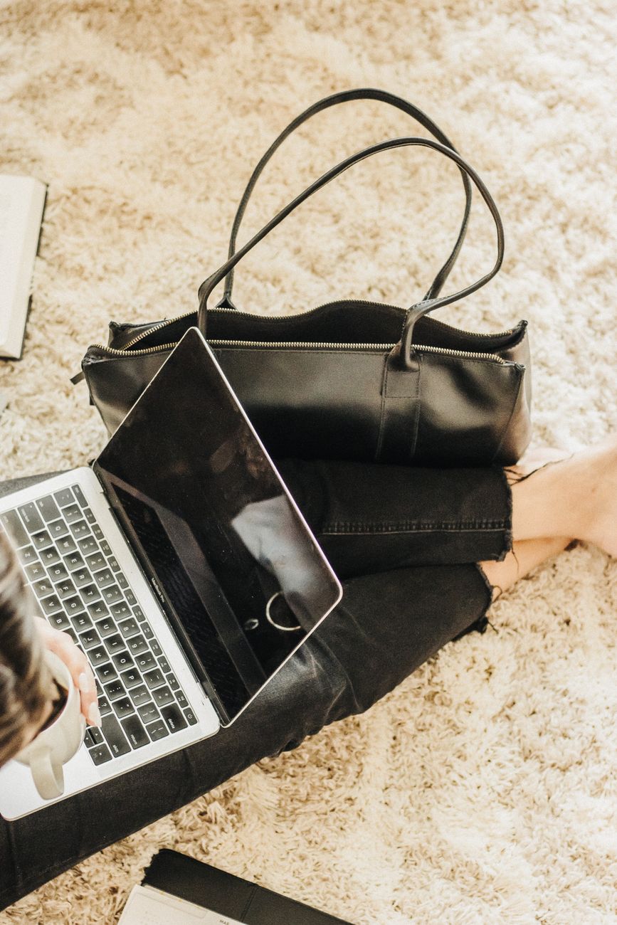 How to Pack Light for Work: Must-Have Essentials