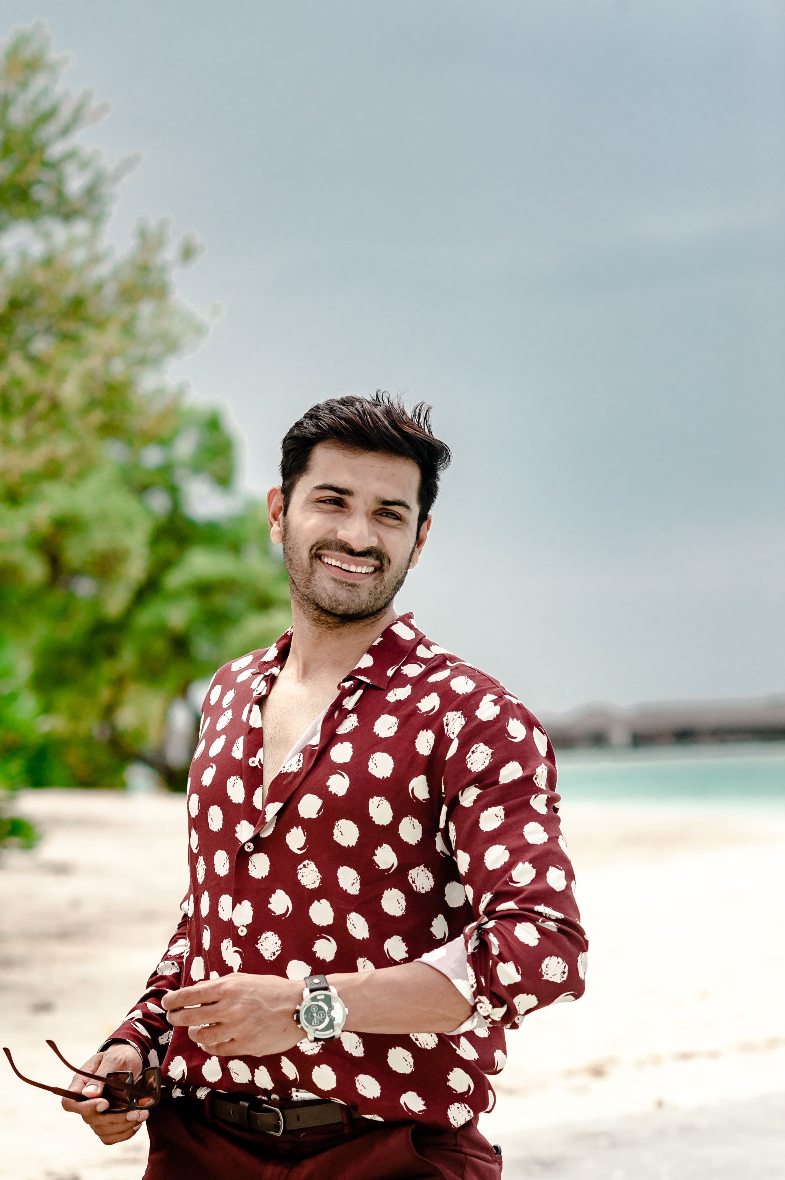 Men Beach Shirts Photos, Download The BEST Free Men Beach Shirts Stock  Photos & HD Images