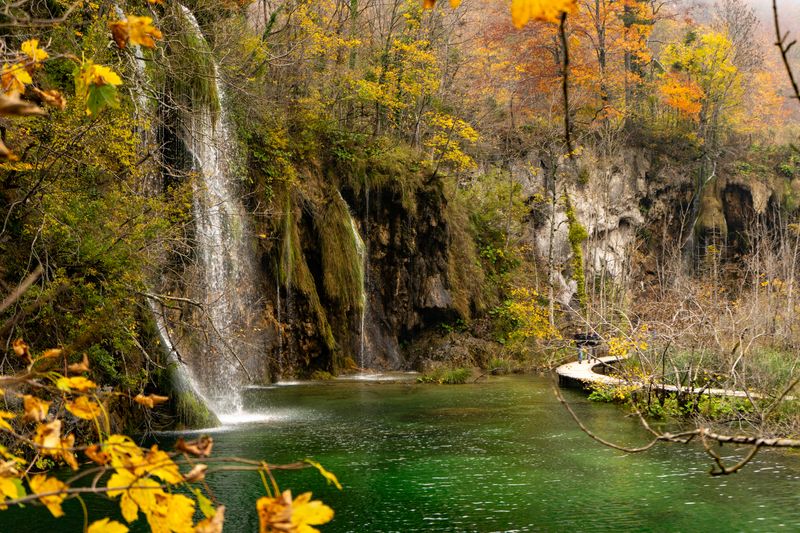 Őszi vízesés Plitvicén
