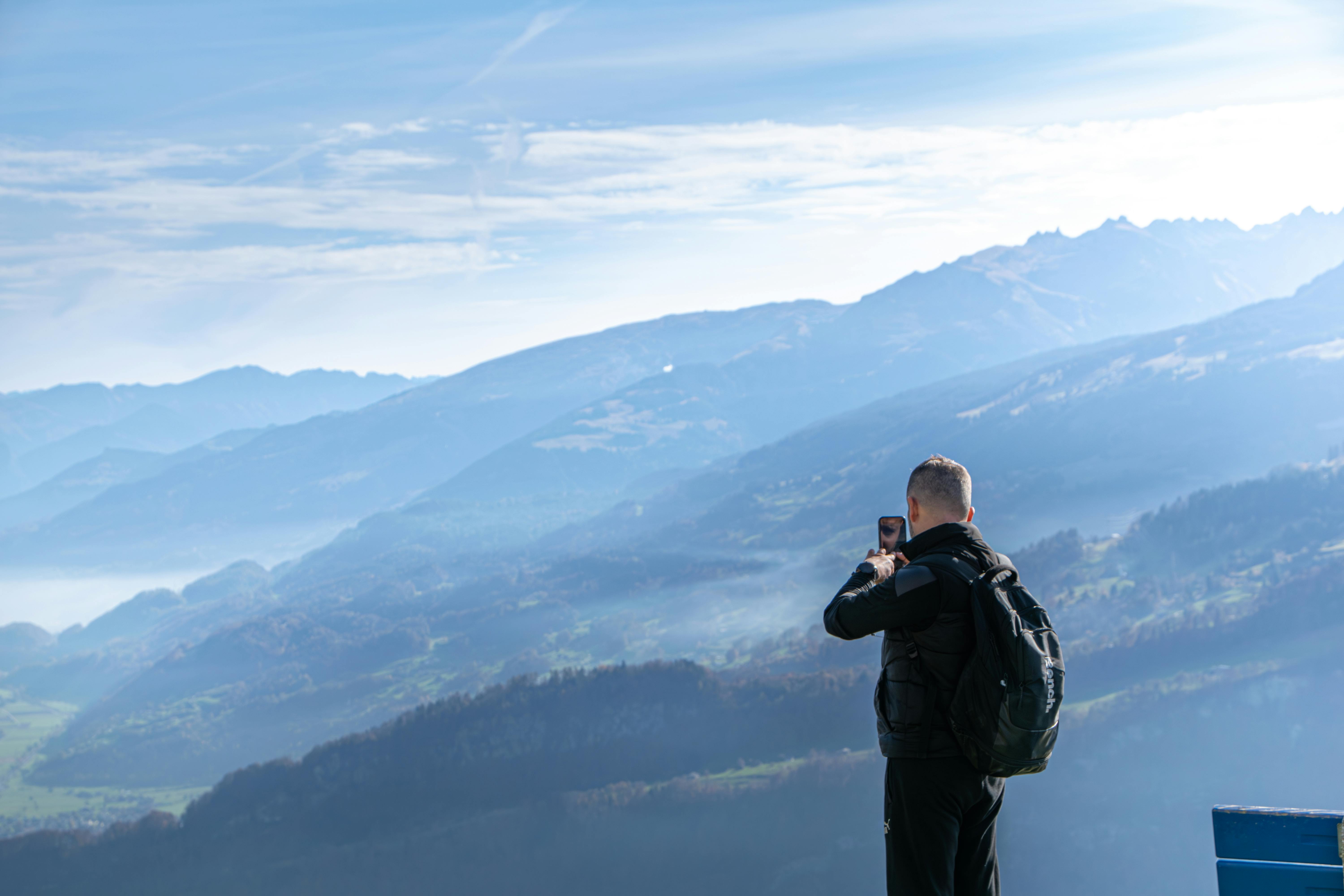 The New Era of Experiential Travel: Why 2025 Is Redefining Global Tourism — Photo by Esmerald Heqimaj on Pexels
