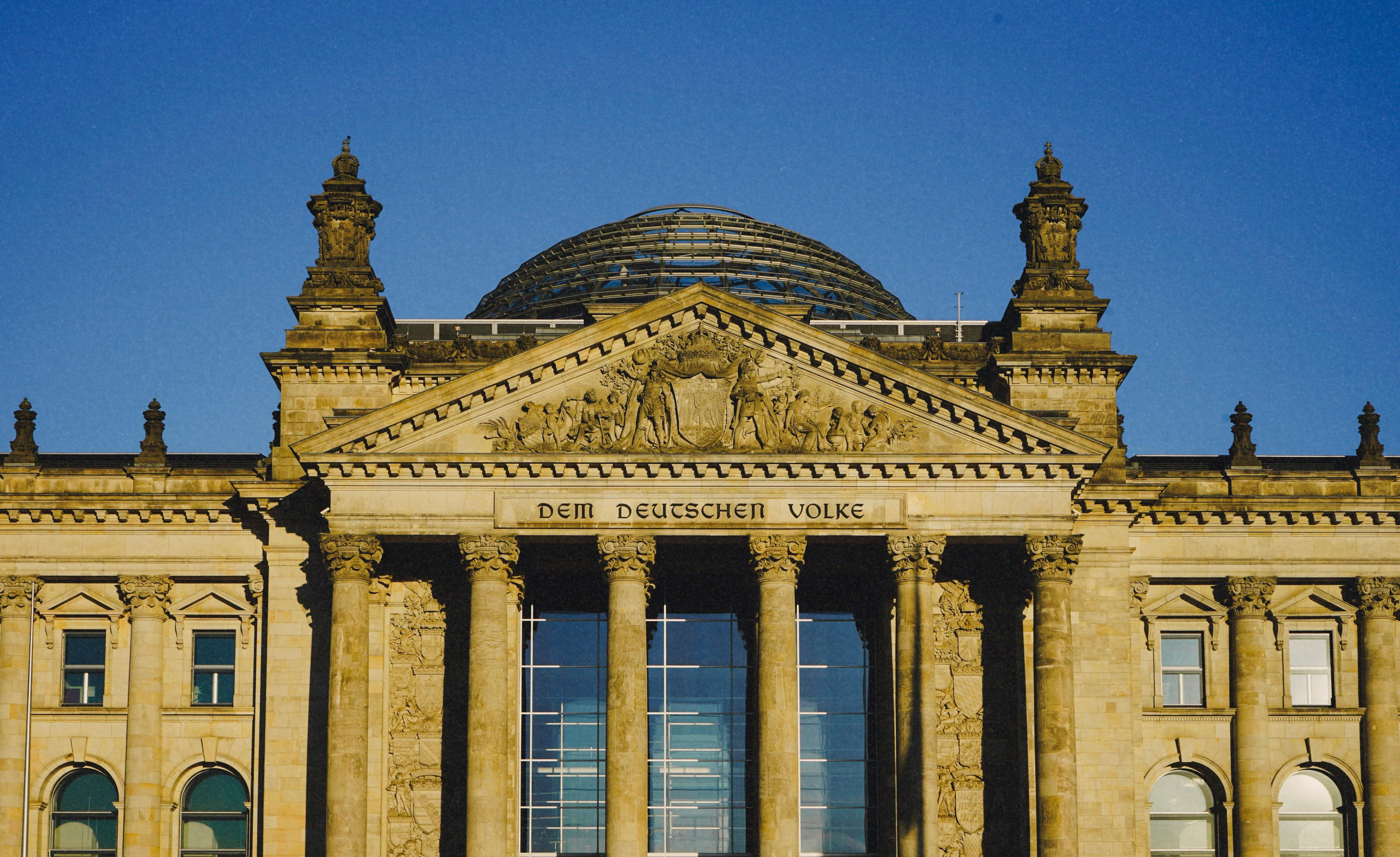 Ordne diese Meilensteine der deutschen Wiedervereinigung in der richtigen zeitlichen Reihenfolge!
