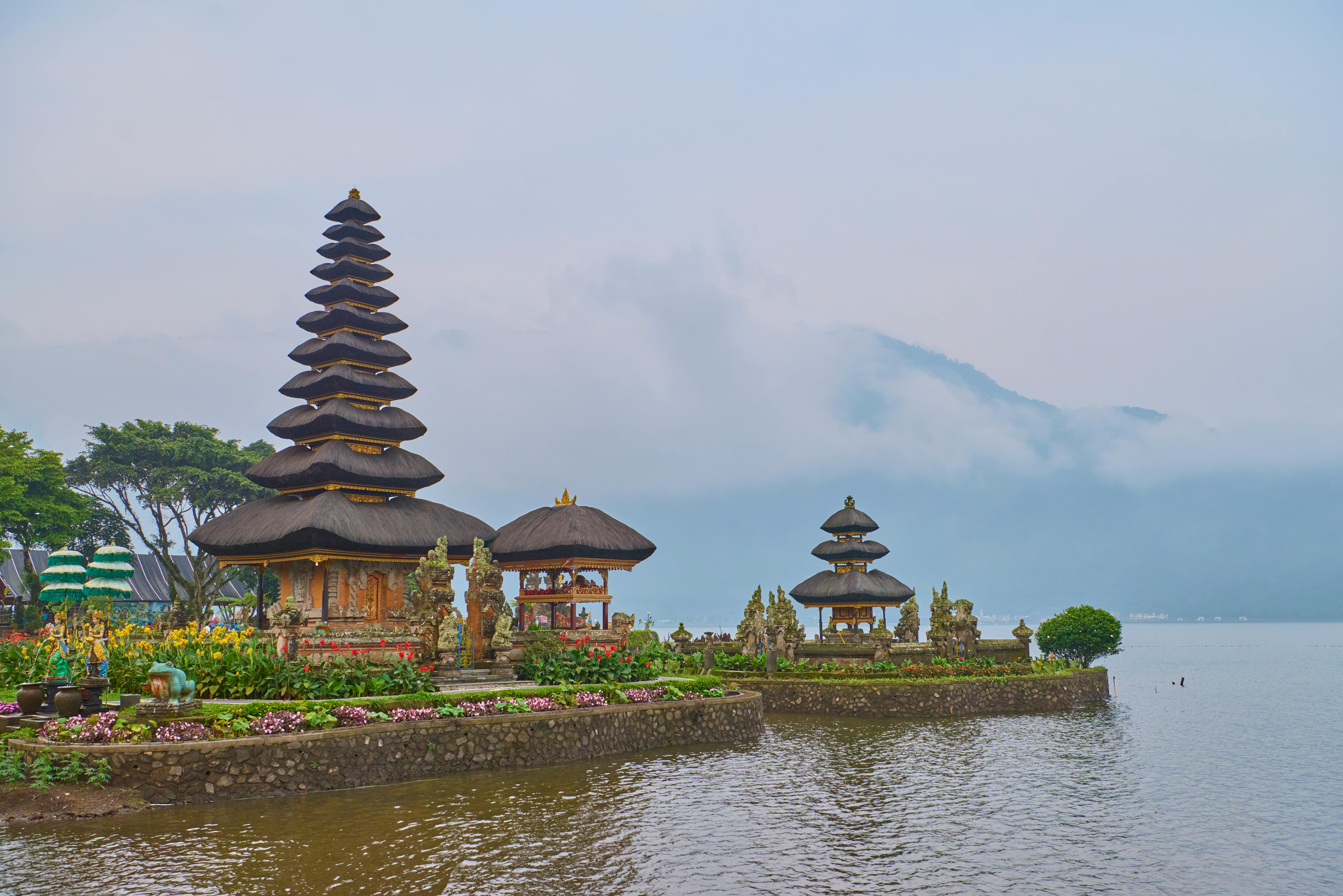 why do people visit temples bali: exploring spiritual and cultural attractions