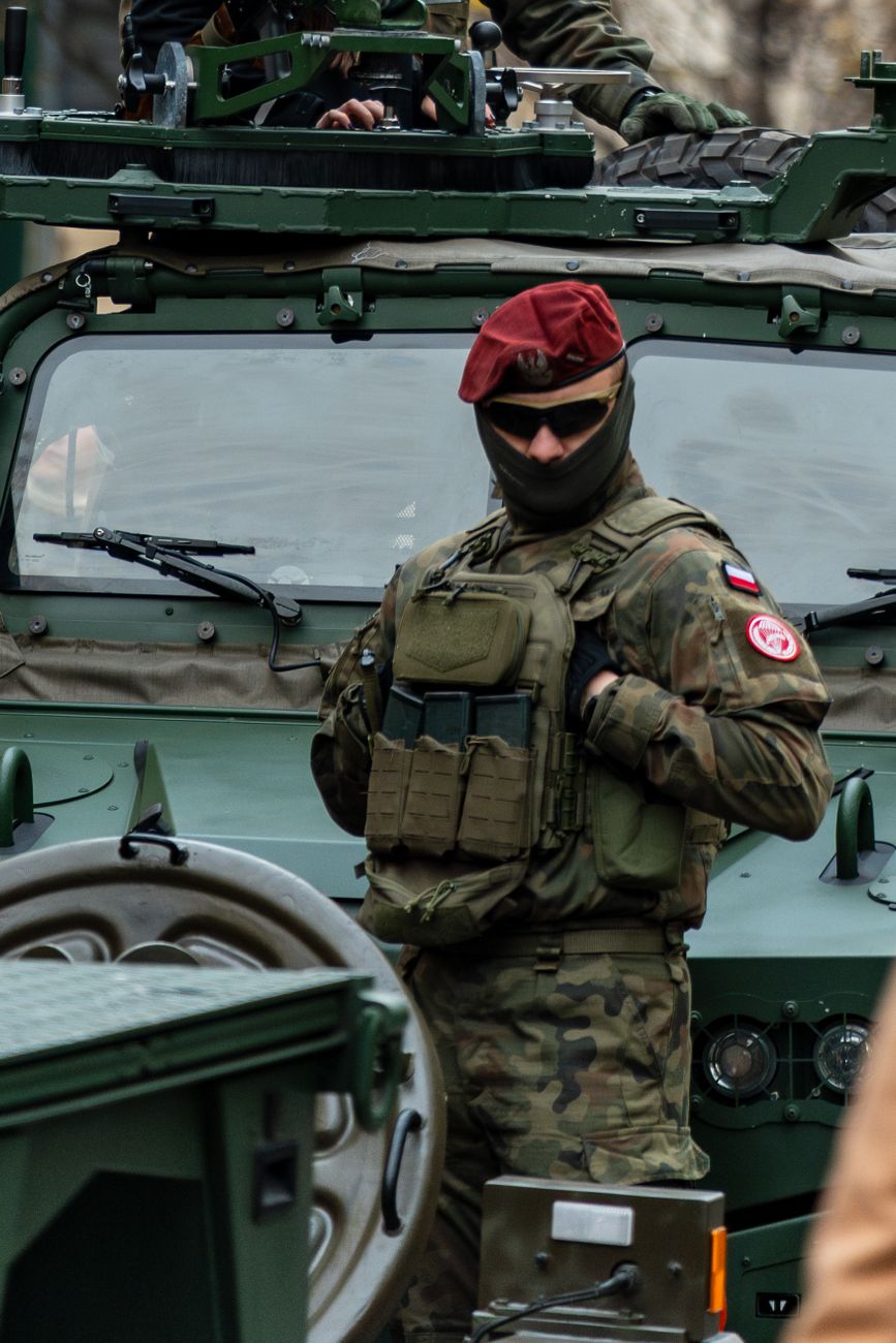 Soldați ruși defilând în Piața Roșie din Moscova Soldați ruși defilând în Piața Roșie din Moscova