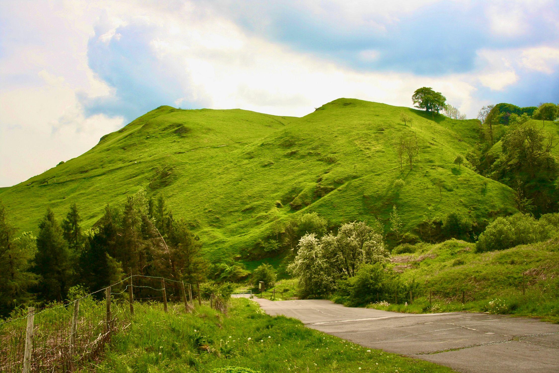 Scenic Green Hills of Castleton, UK · Free Stock Photo