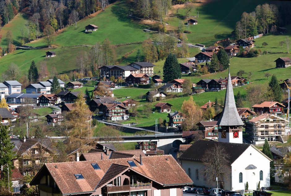 Swiss real estate risk index falls to lowest in three years, Moneypark says