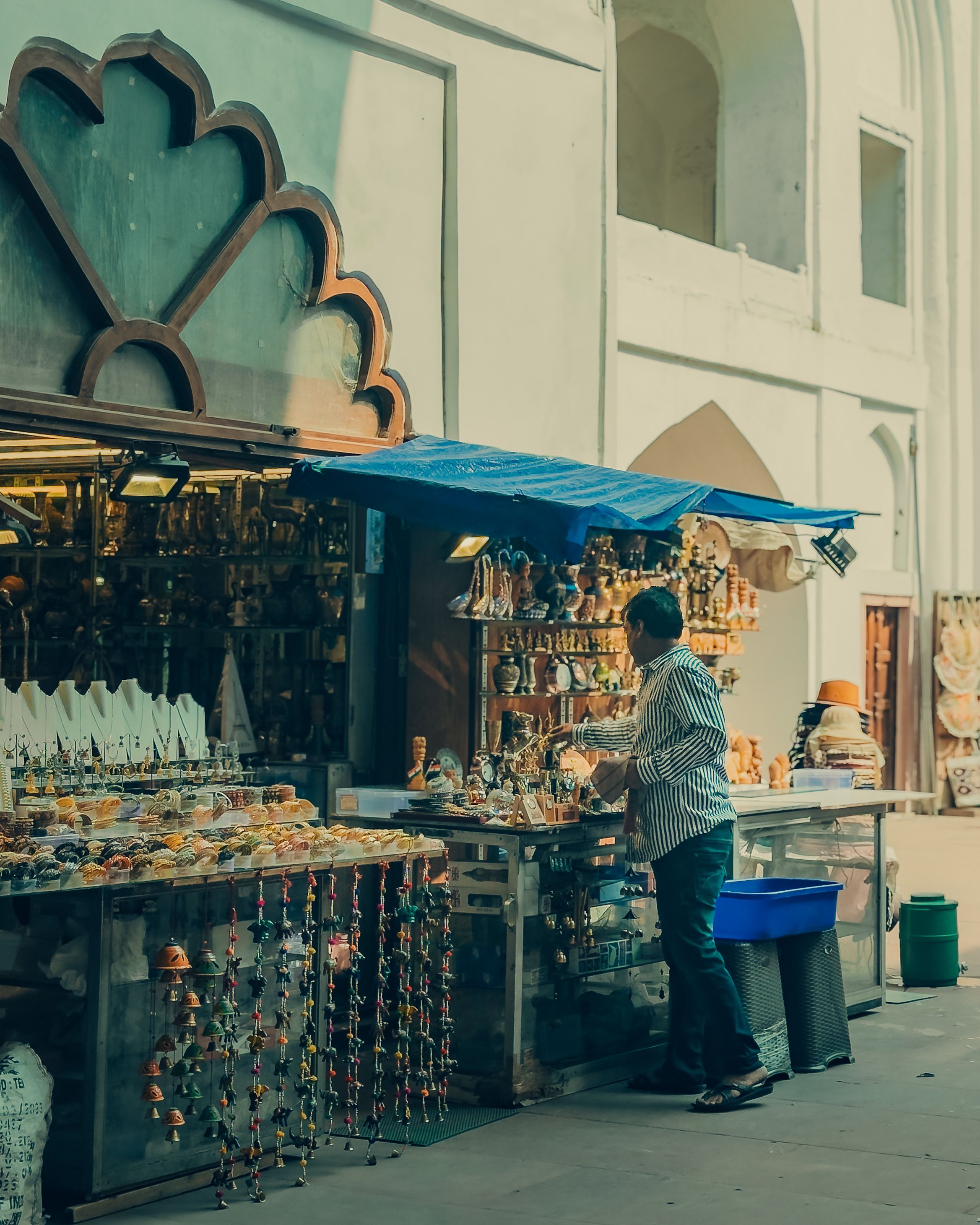 Vibrant Street Market Scene in Delhi · Free Stock Photo