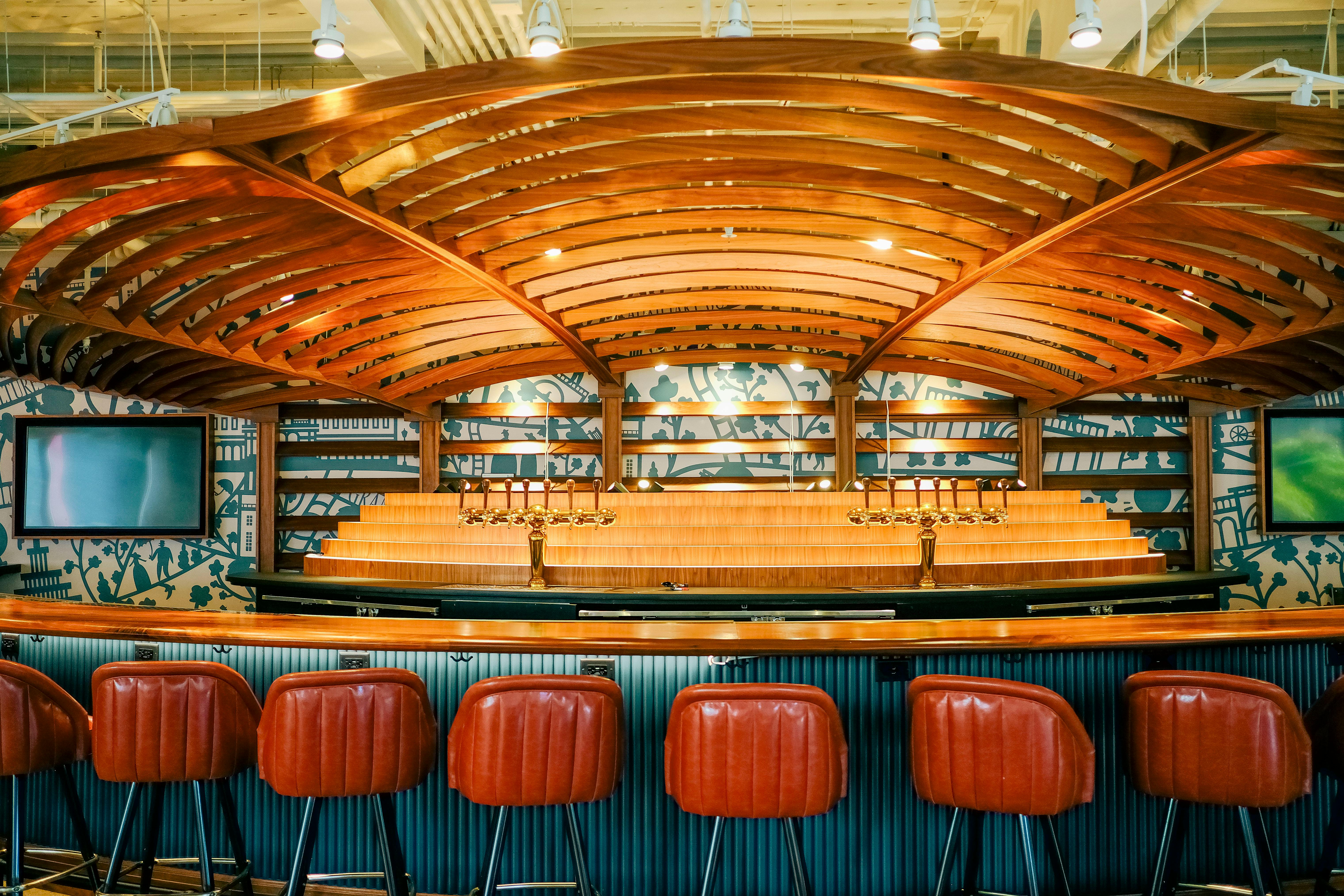 New Edina sports bar from Nolo’s owners bets on a summer opener — Photo by Sydney Sang on Pexels