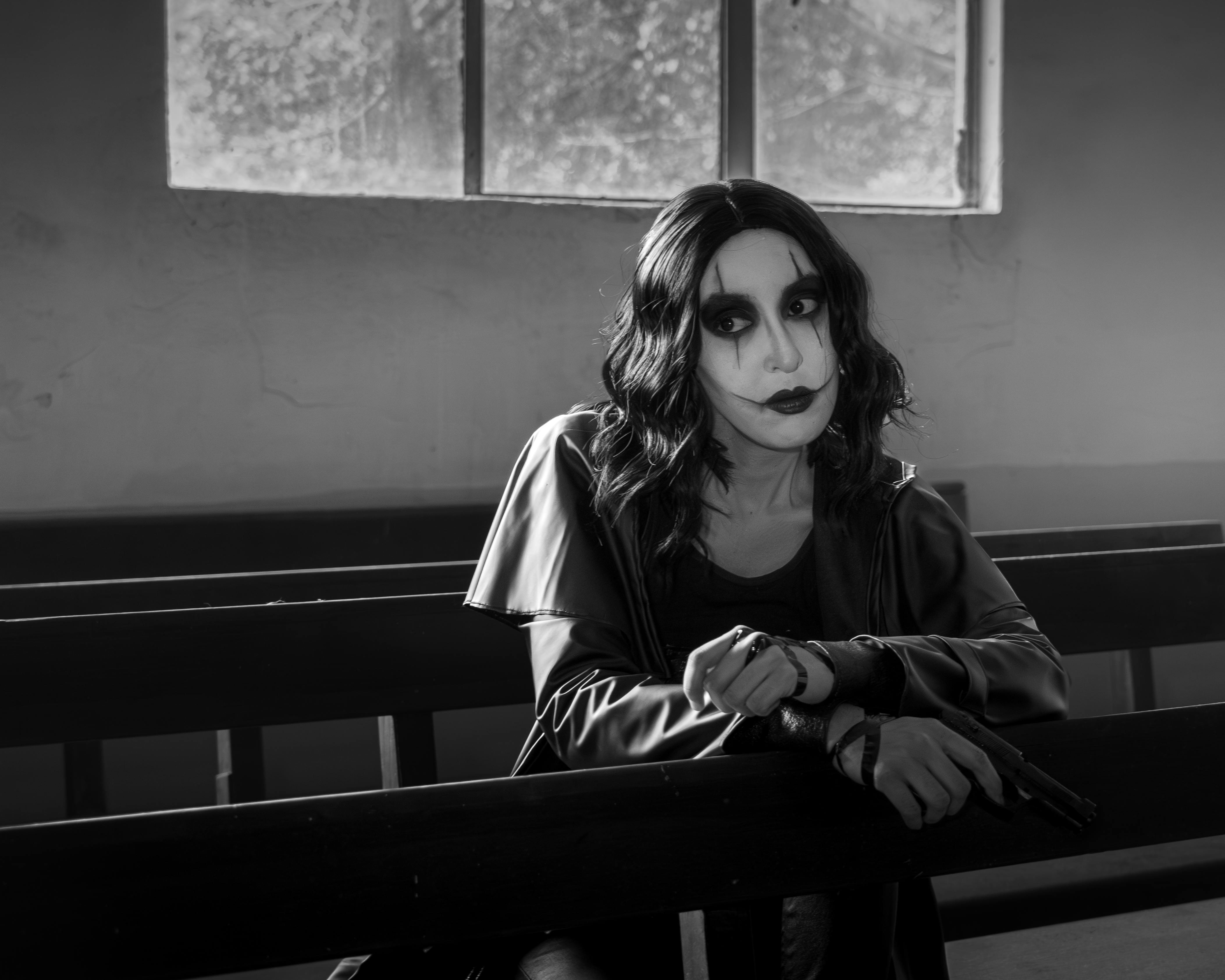 grátis Cosplayer Misterioso Em Preto E Branco Foto profissional