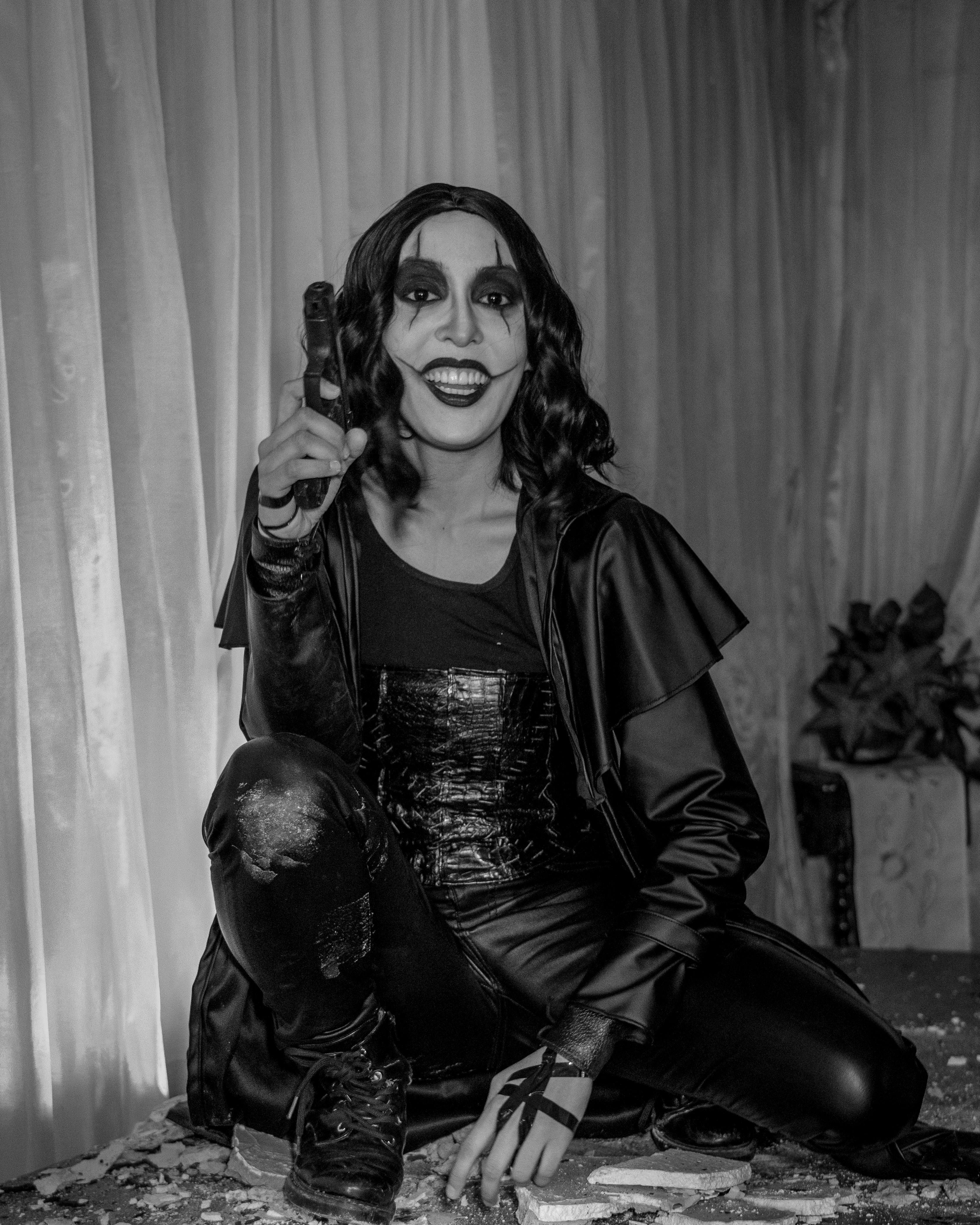 Ücretsiz Çarpıcı siyah makyajıyla gizemli ve teatral bir gotik cosplay karakteri. Stok Fotoğraflar