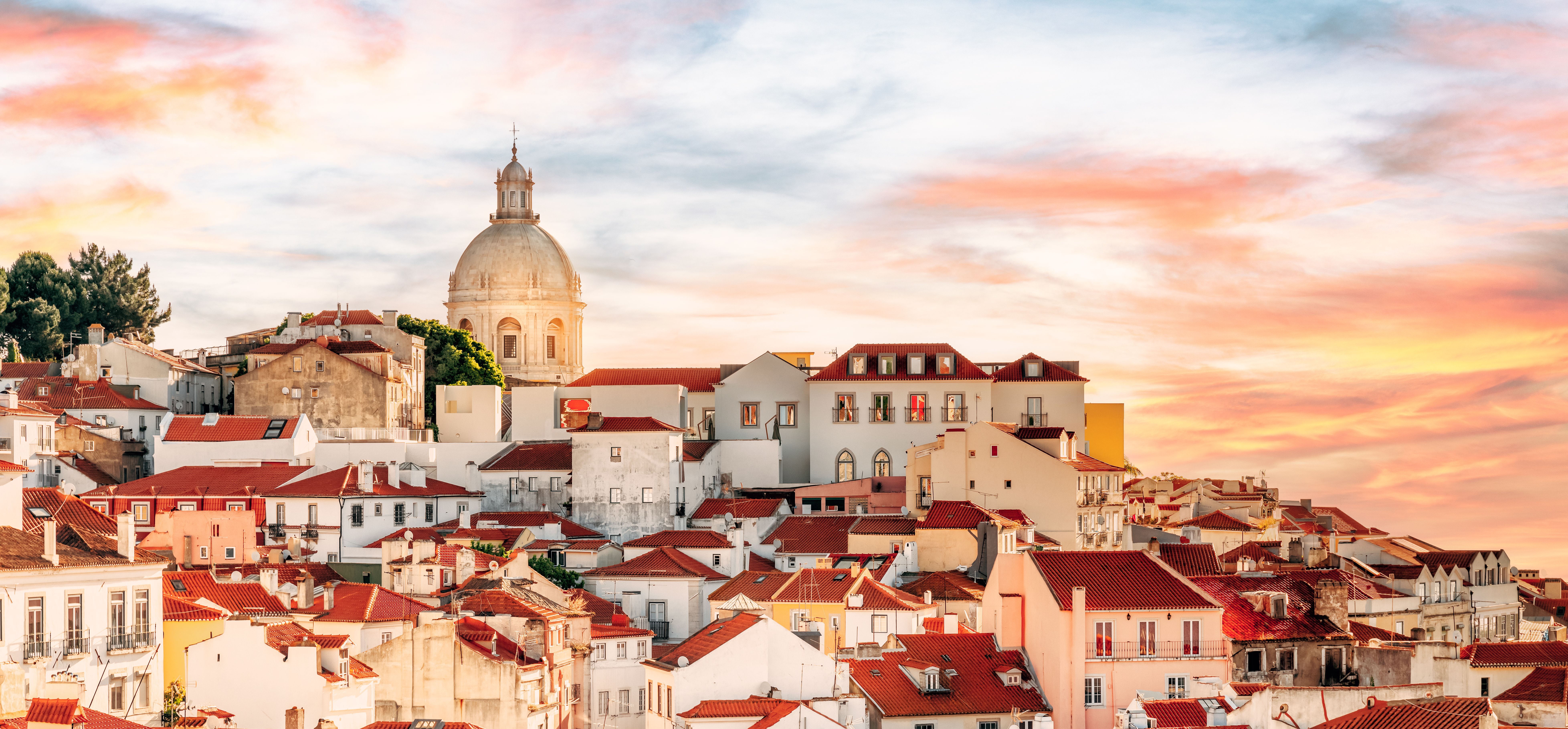 lisbon-alfama-district-at-sunset-free-stock-photo