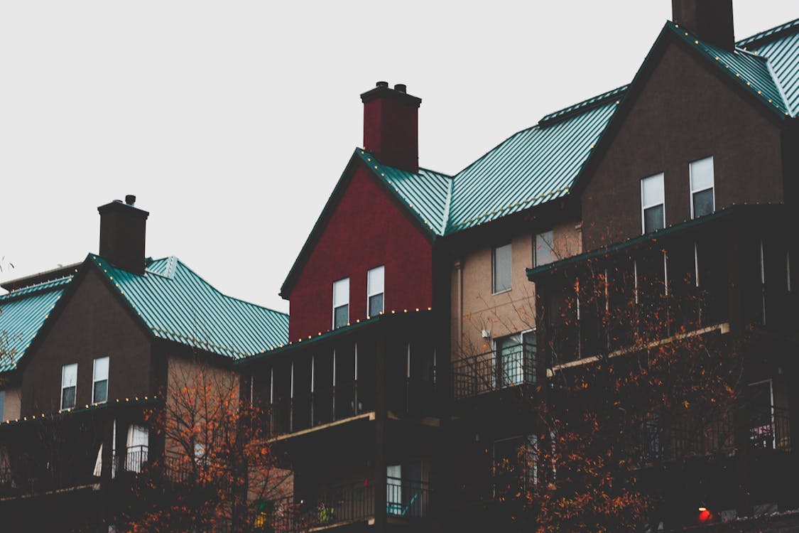 houses with chimneys