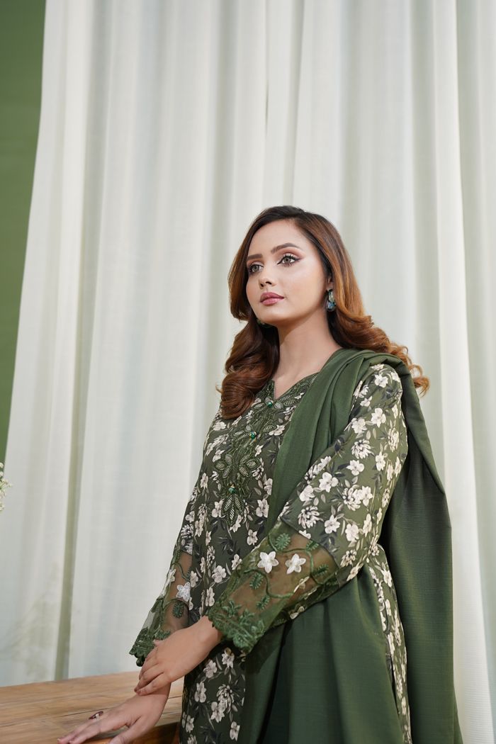 Embroidered Jacquard 3 Piece Suit J