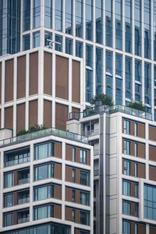 Modern High-Rise Urban Architecture with Greenery · Free Stock Photo