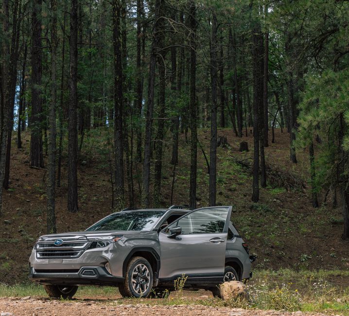 Subaru Ascent в России - новый семейный кроссовер и известные цены