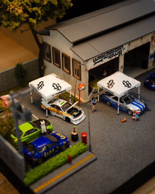 Model Car Store Miniature Car Exhibit in Model Store Display · Free Stock Photo