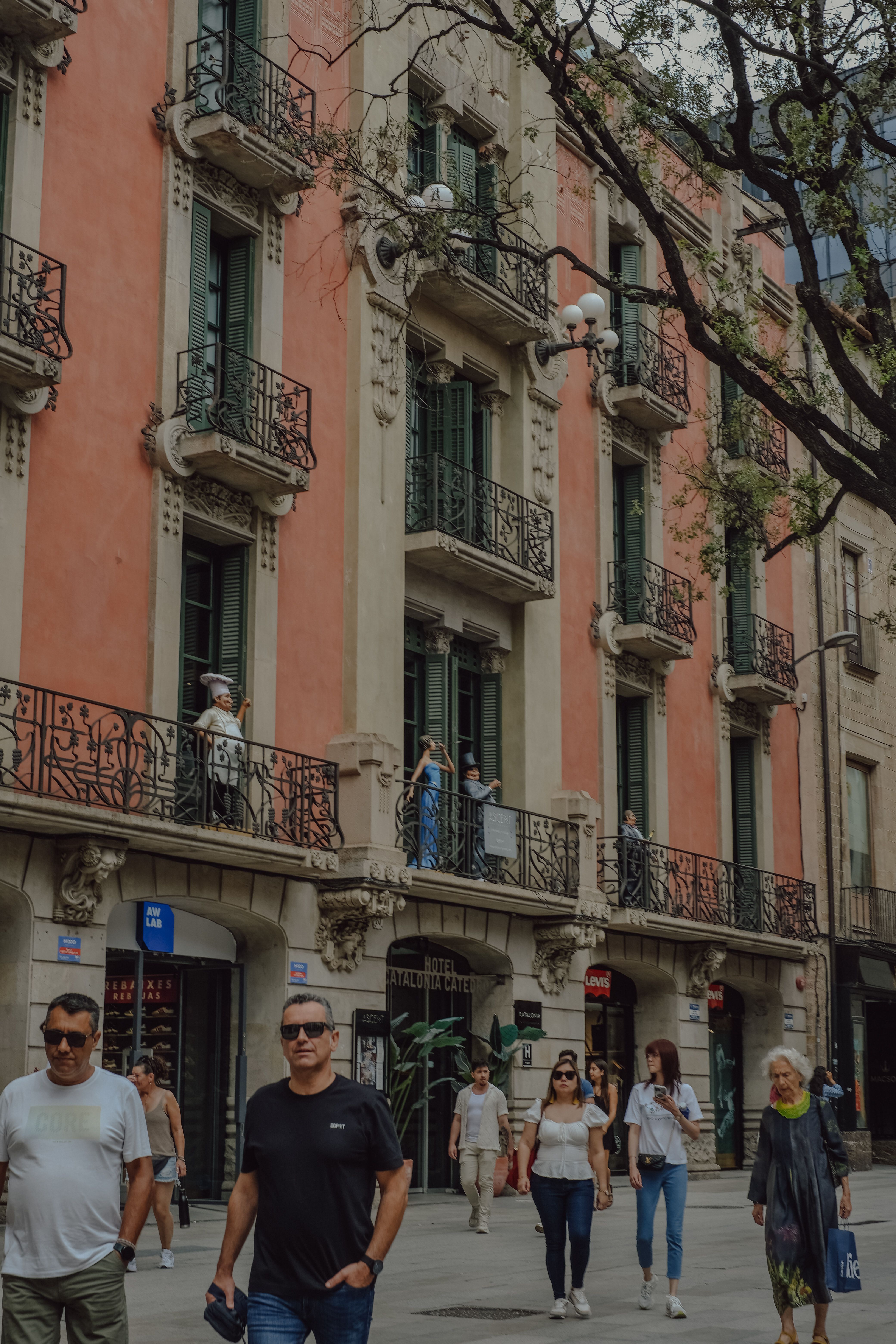 Lively Street Scene in Historic European City · Free Stock Photo