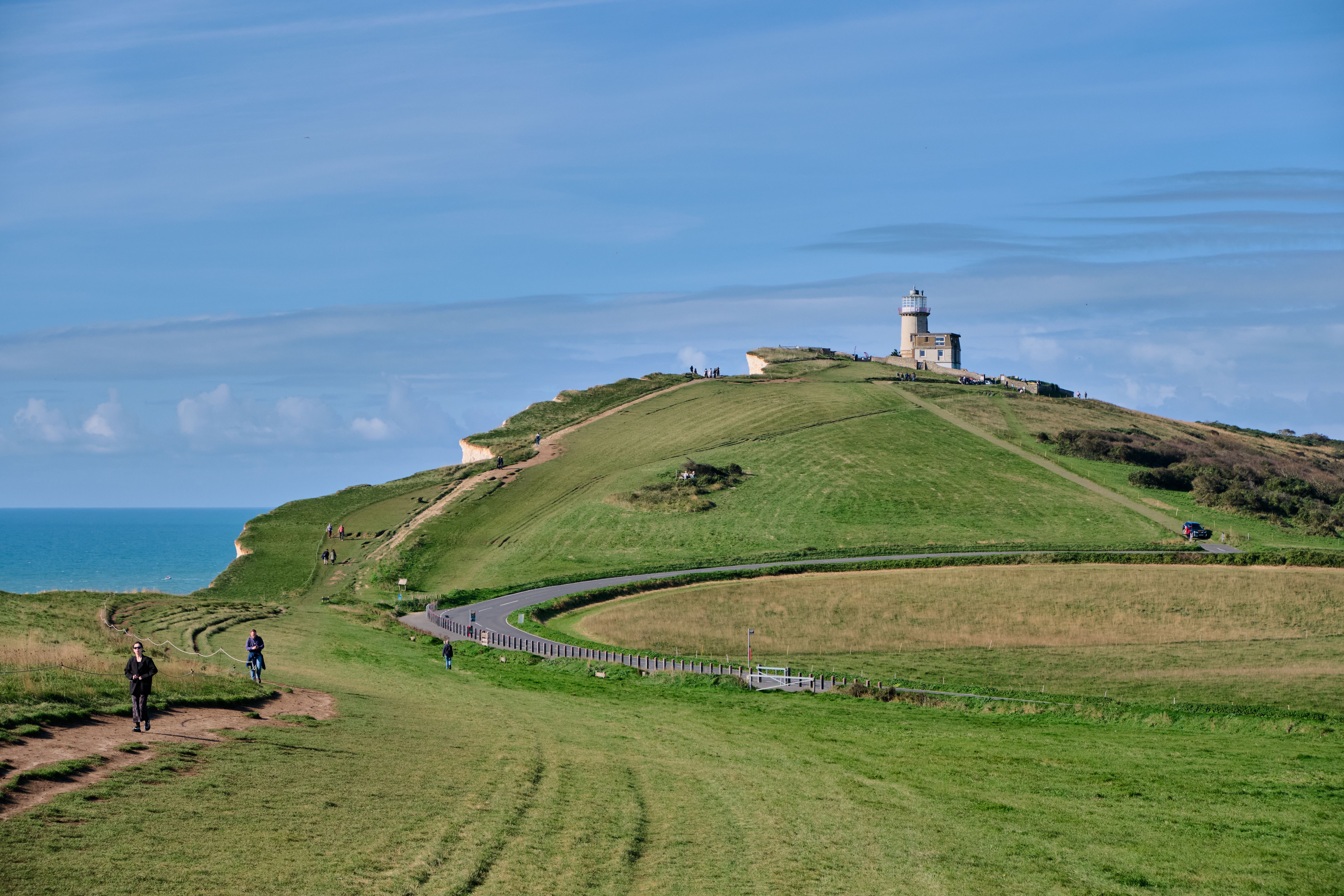 scenic-view-of-beachy-head-lighthouse-on-a-hill-free-stock-photo
