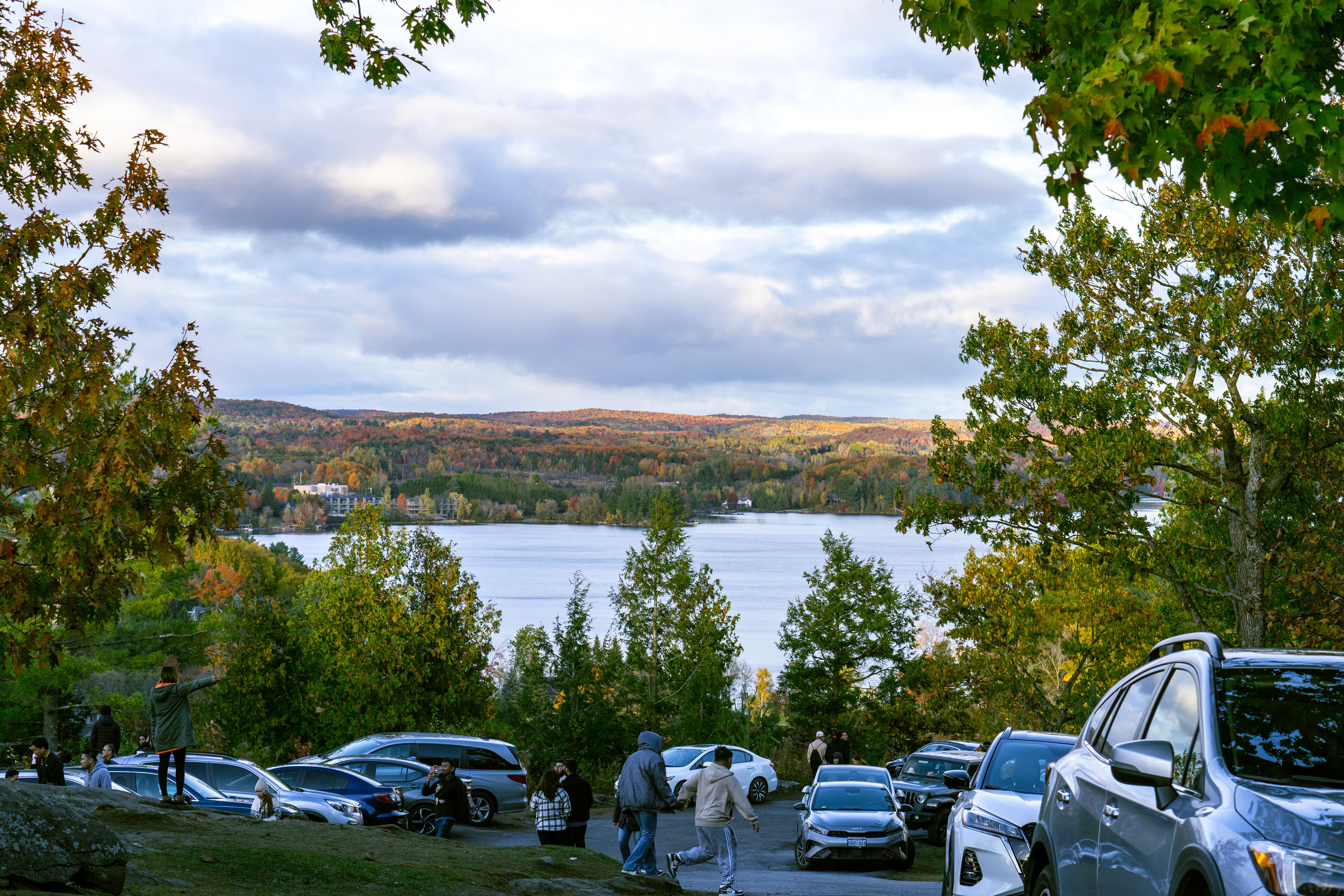 Scenic Fall View Overlooking Lake in Ontario · Free Stock Photo