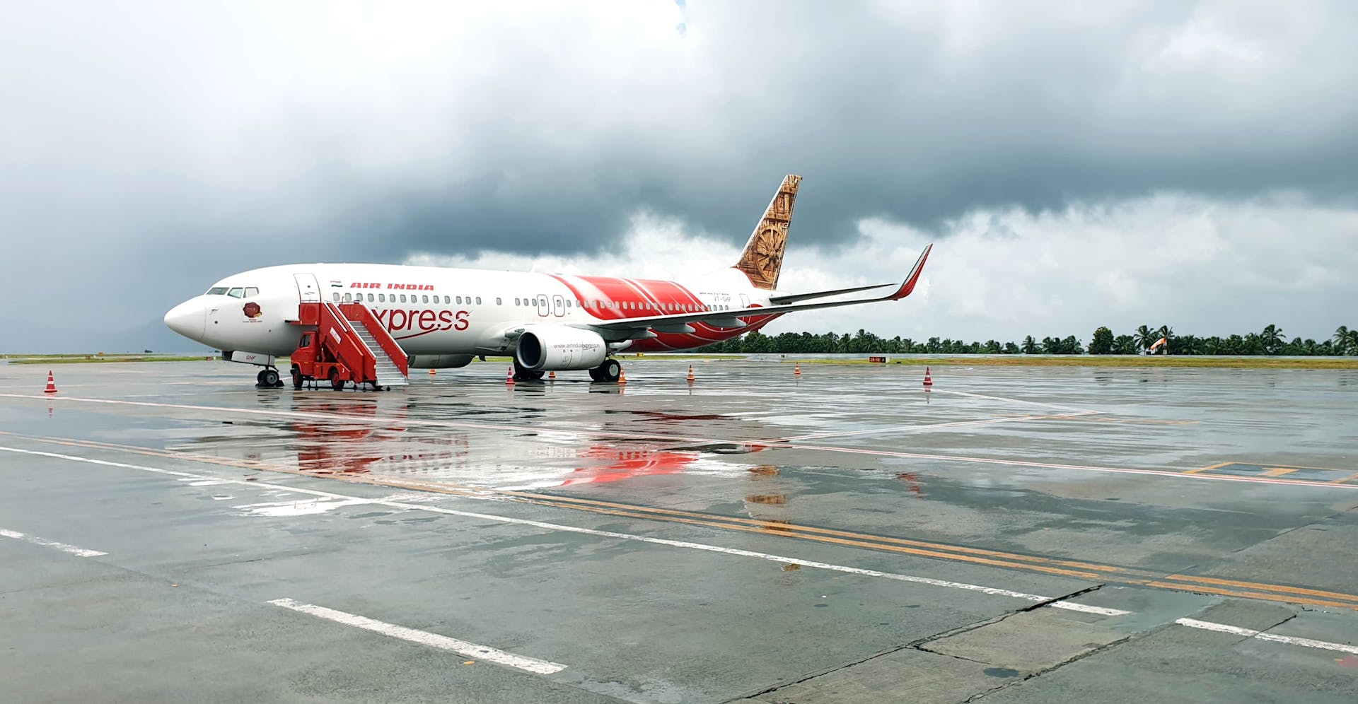 Airport India aeroplane