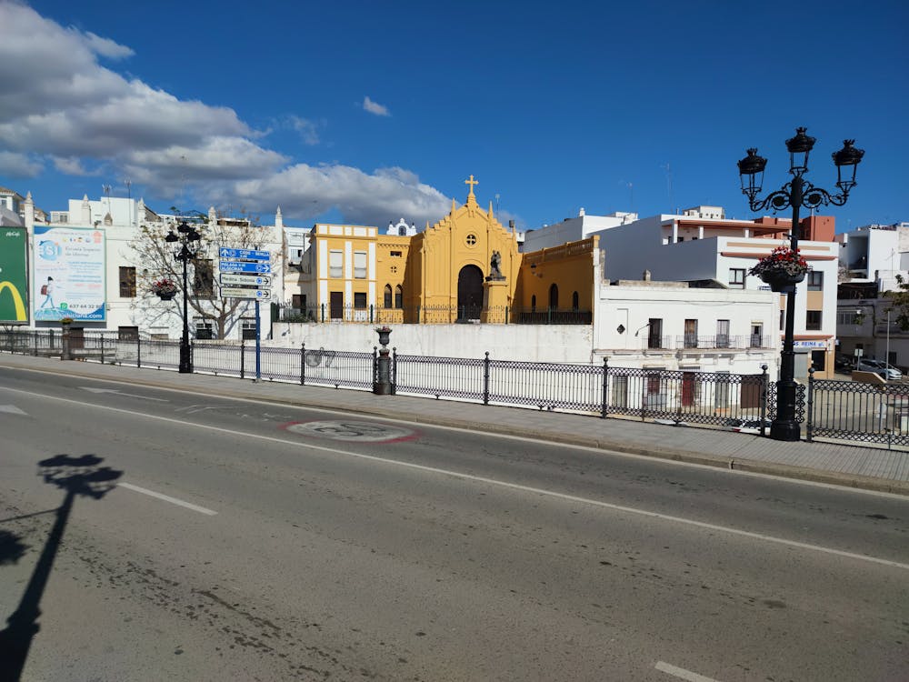 fachada de la parroquia de san sebastián | fotografía 1