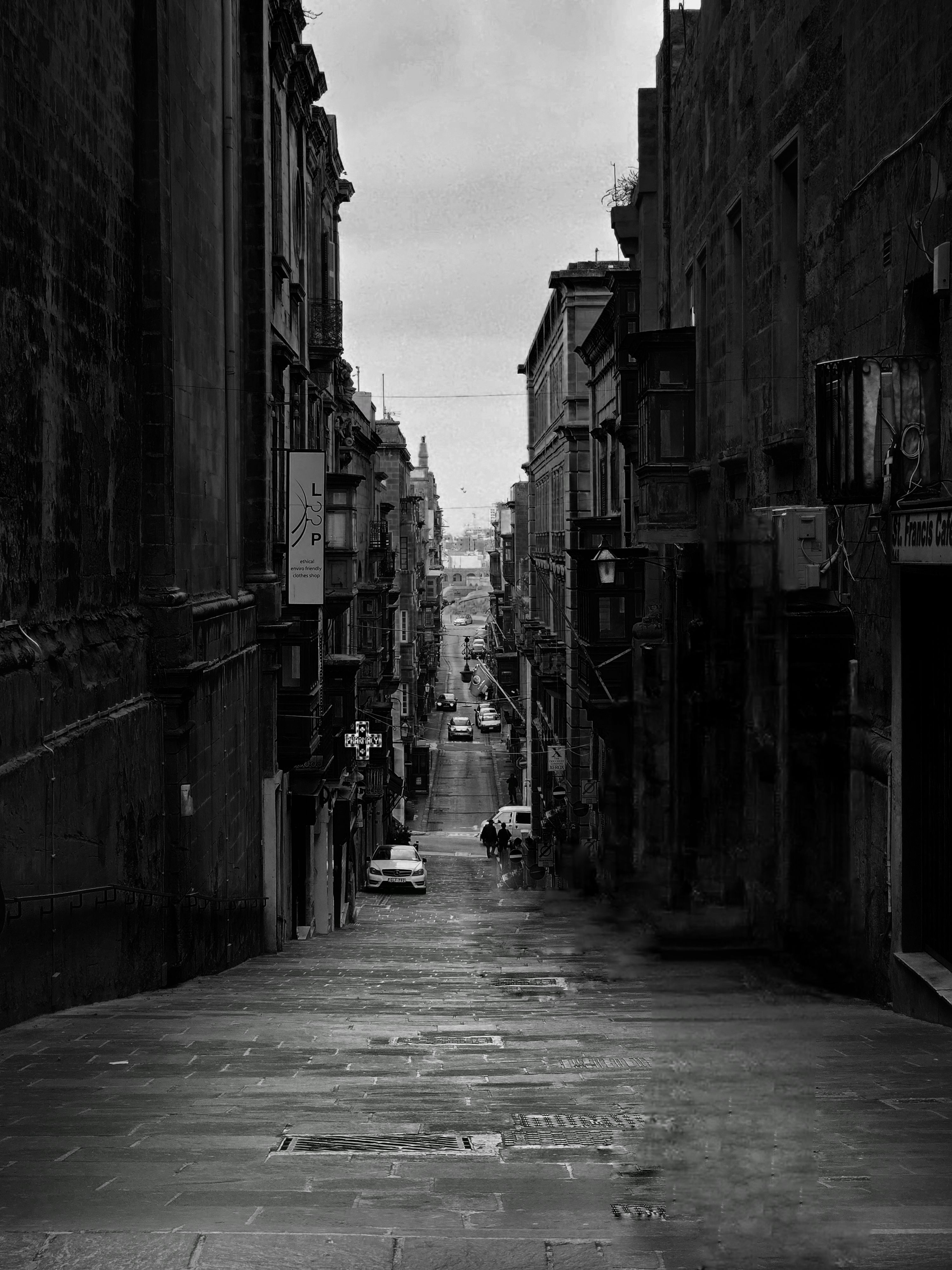 Dramatic Black and White Urban Street View · Free Stock Photo
