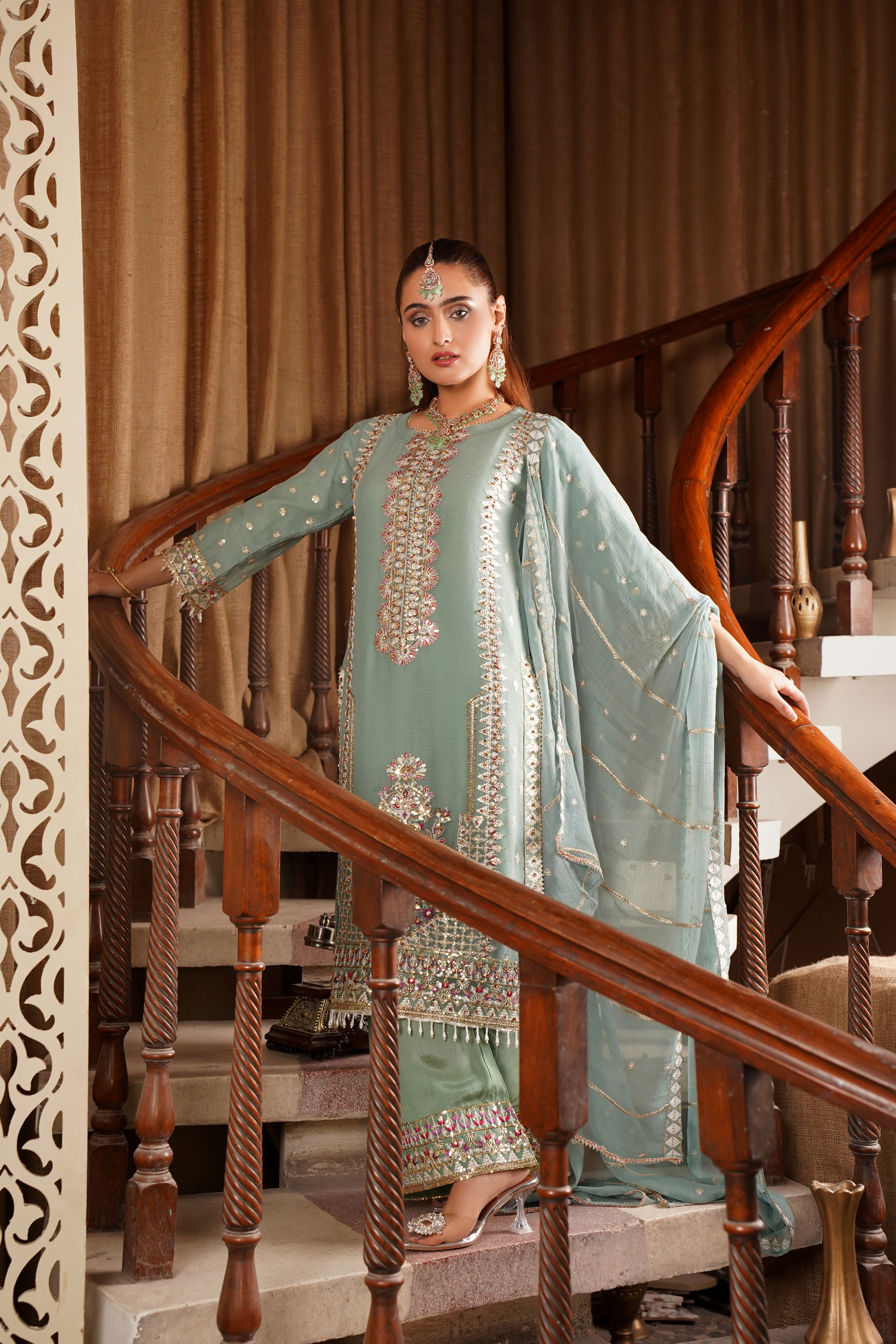 Traditional Pakistani Dresses Photos, Download The BEST Free Traditional Pakistani  Dresses Stock Photos & HD Images
