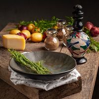 Rustic kitchen still life by Marcelo Verfe on Pexels