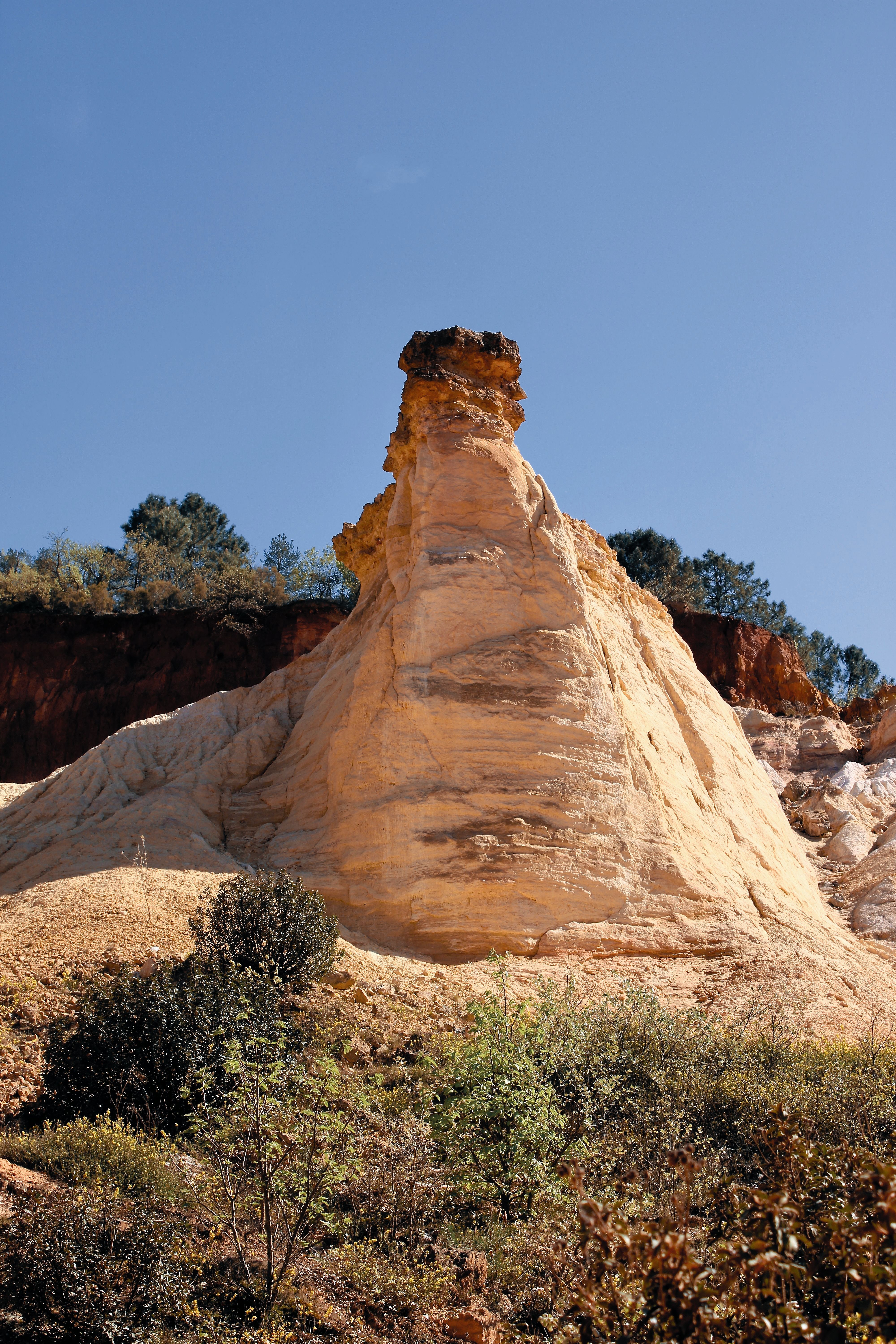 Stunning Ocher Rock Formation in Provence · Free Stock Photo