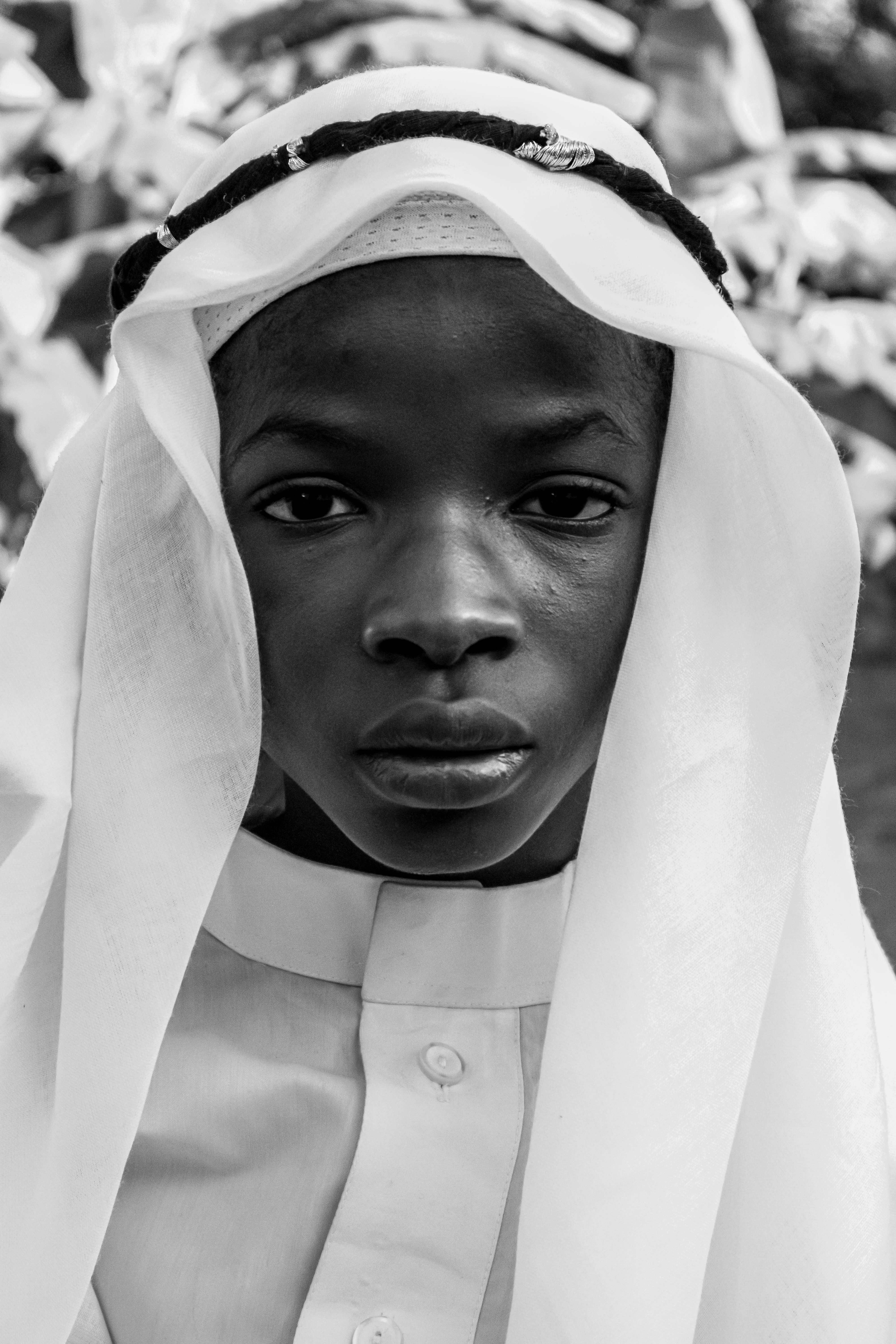Retrato En Blanco Y Negro De Un Niño Pequeño · Foto de stock gratuita