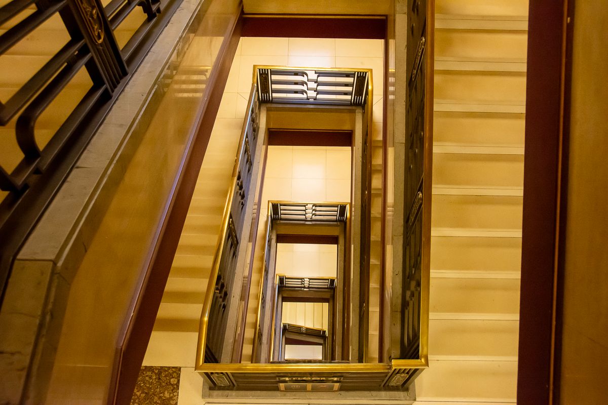 flat moves in St Luke's — Flat Moves in St Luke's — the working end of the job