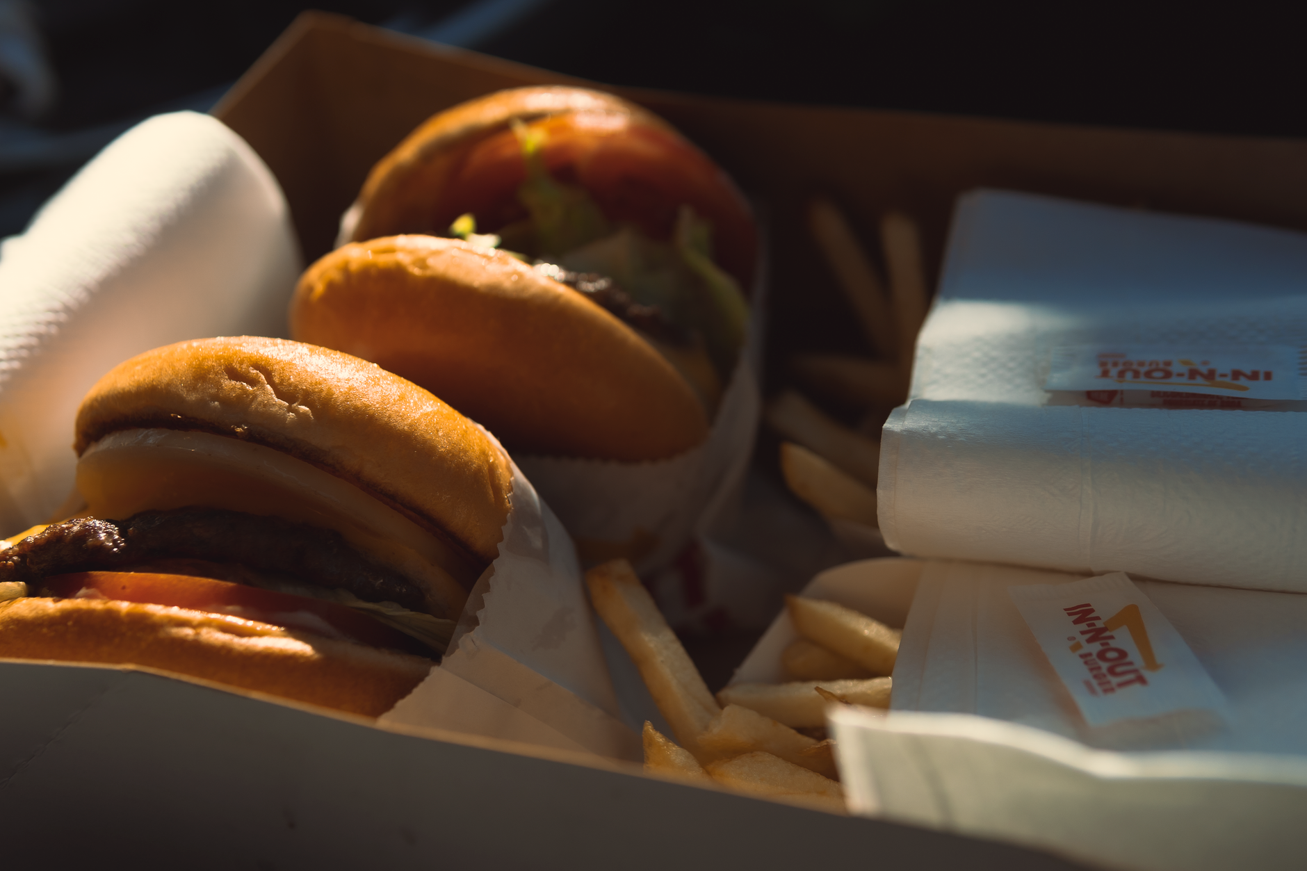 Fast Food Chains Launch Aggressive Discount Campaigns to Recapture Budget Conscious Diners