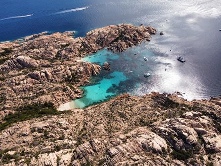 Uitzicht over de kust van Sardinië