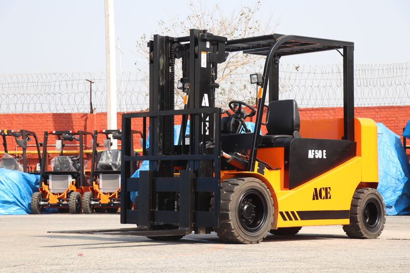 ACE AF50E electric forklift parked in a sunny warehouse area
