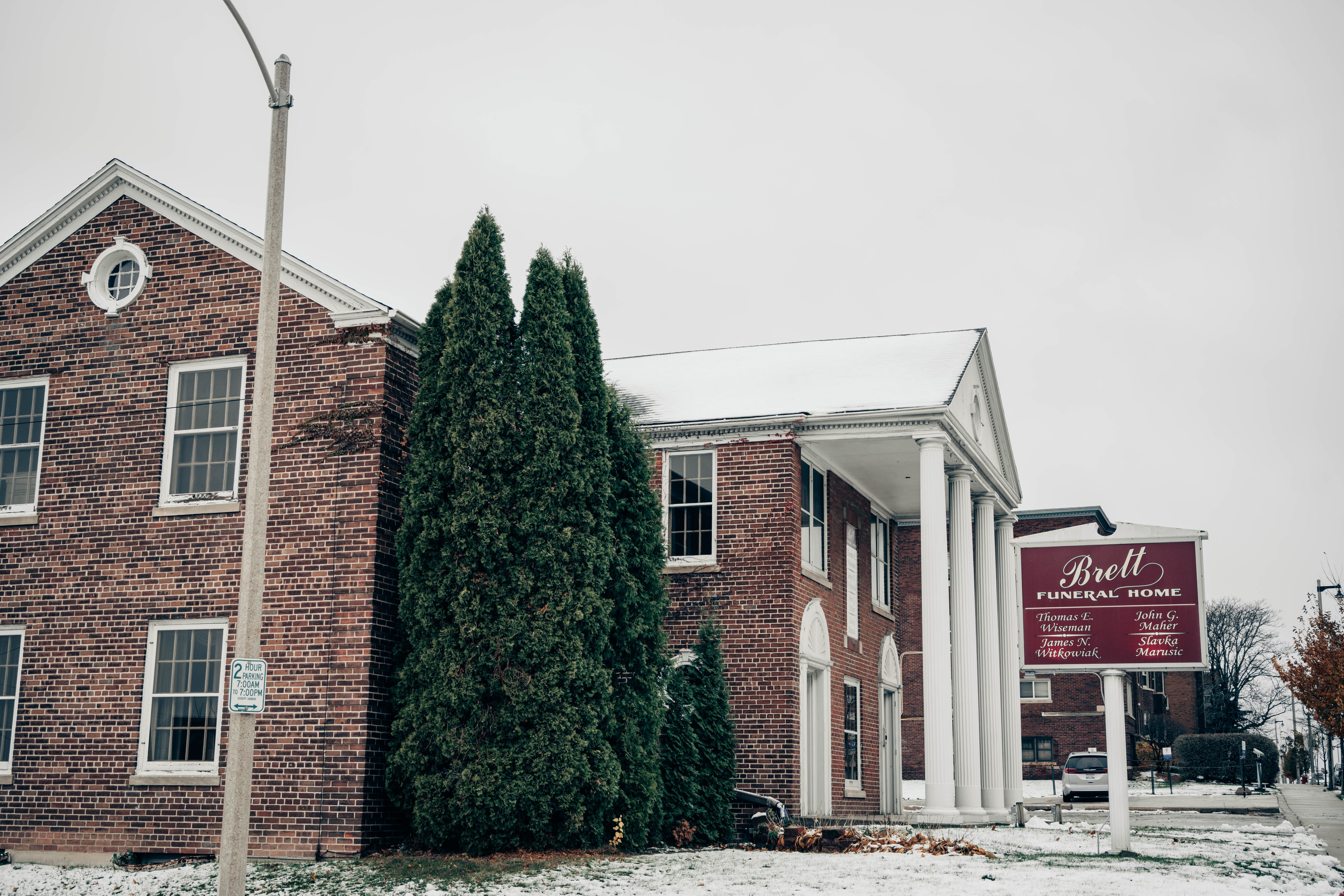 Winter View of Brett Funeral Home in Milwaukee · Free Stock Photo