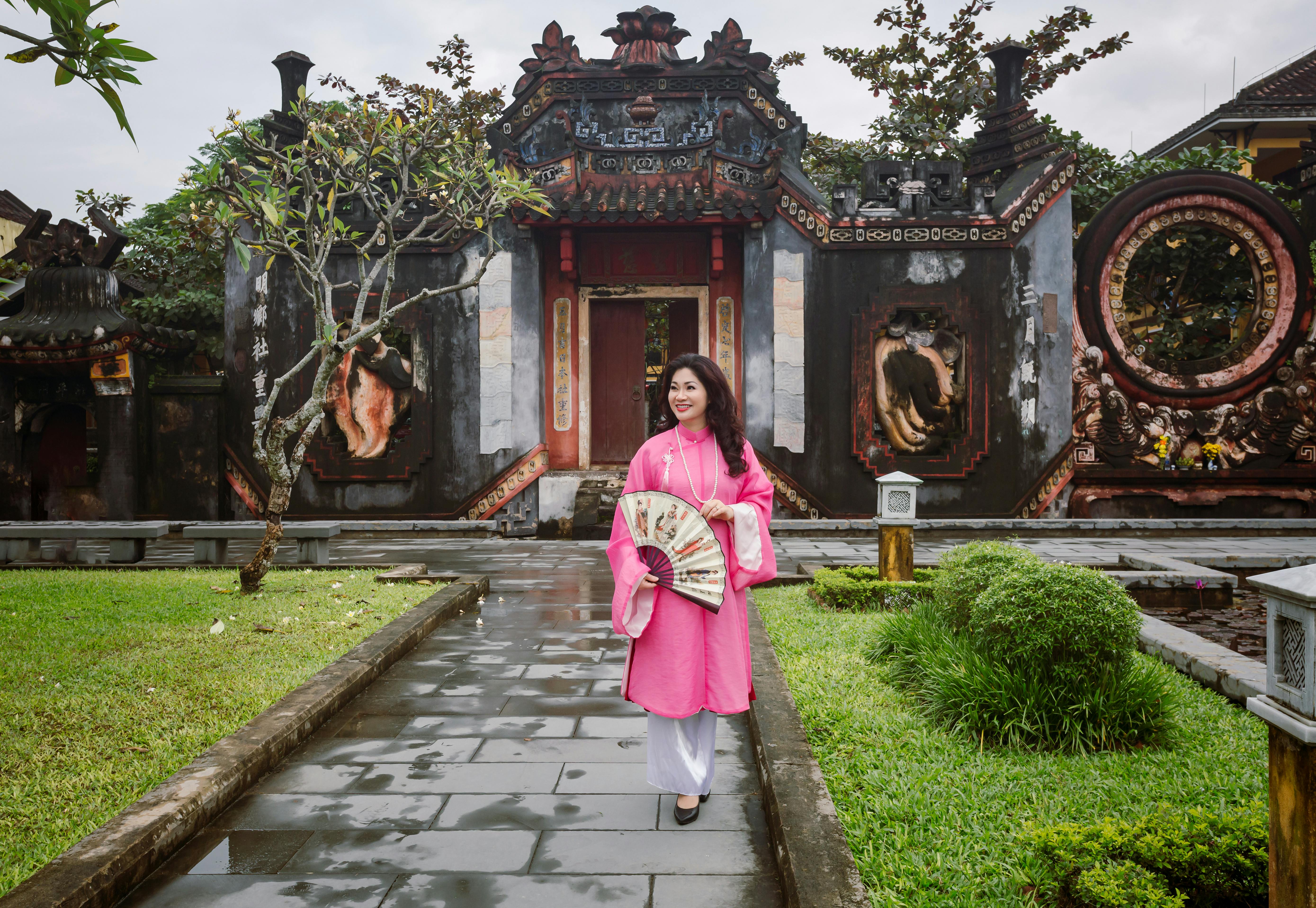 Exploring Vietnamese Temples and Pagodas Dress Code and Behavior