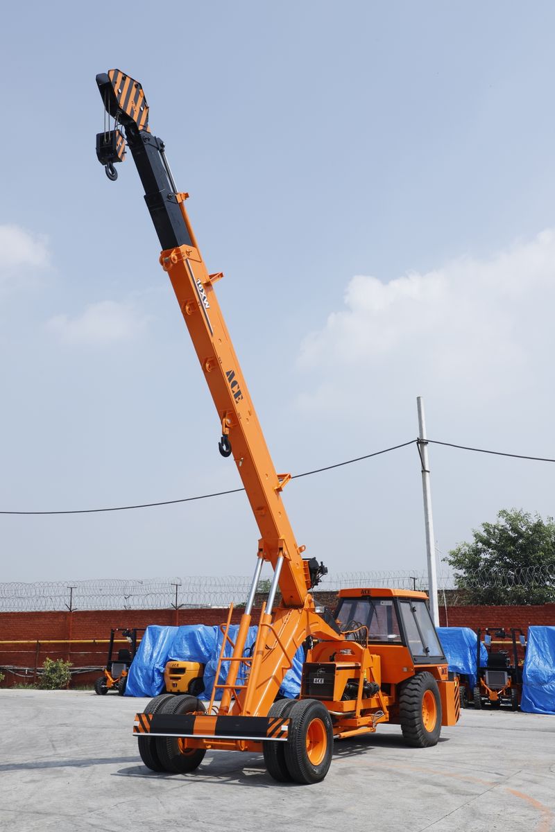 Types of Cranes in Construction: A Complete Guide